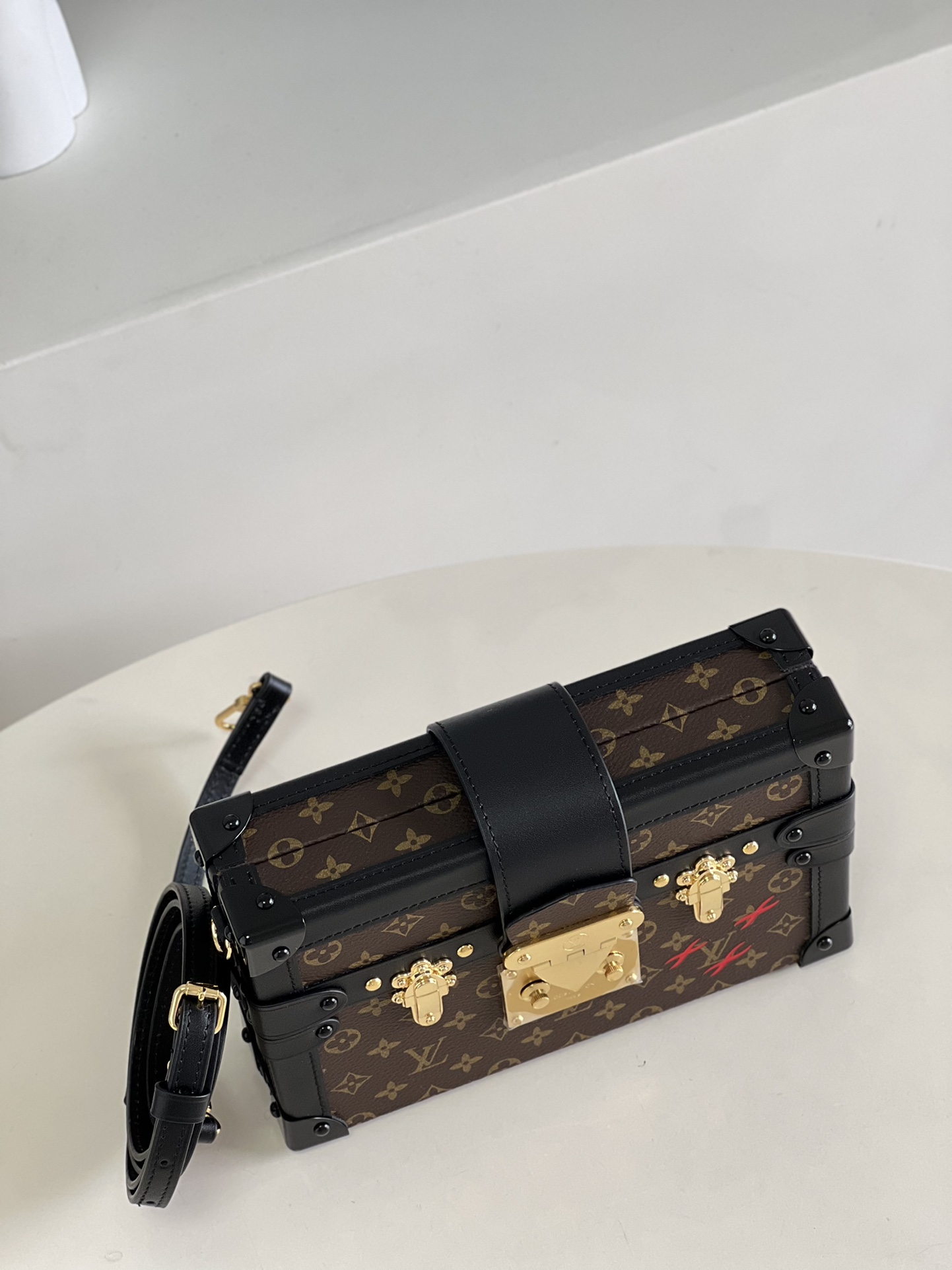 Every detail of this Petite Malle handbag is inspired by Louis Vuitton's - Bag 2