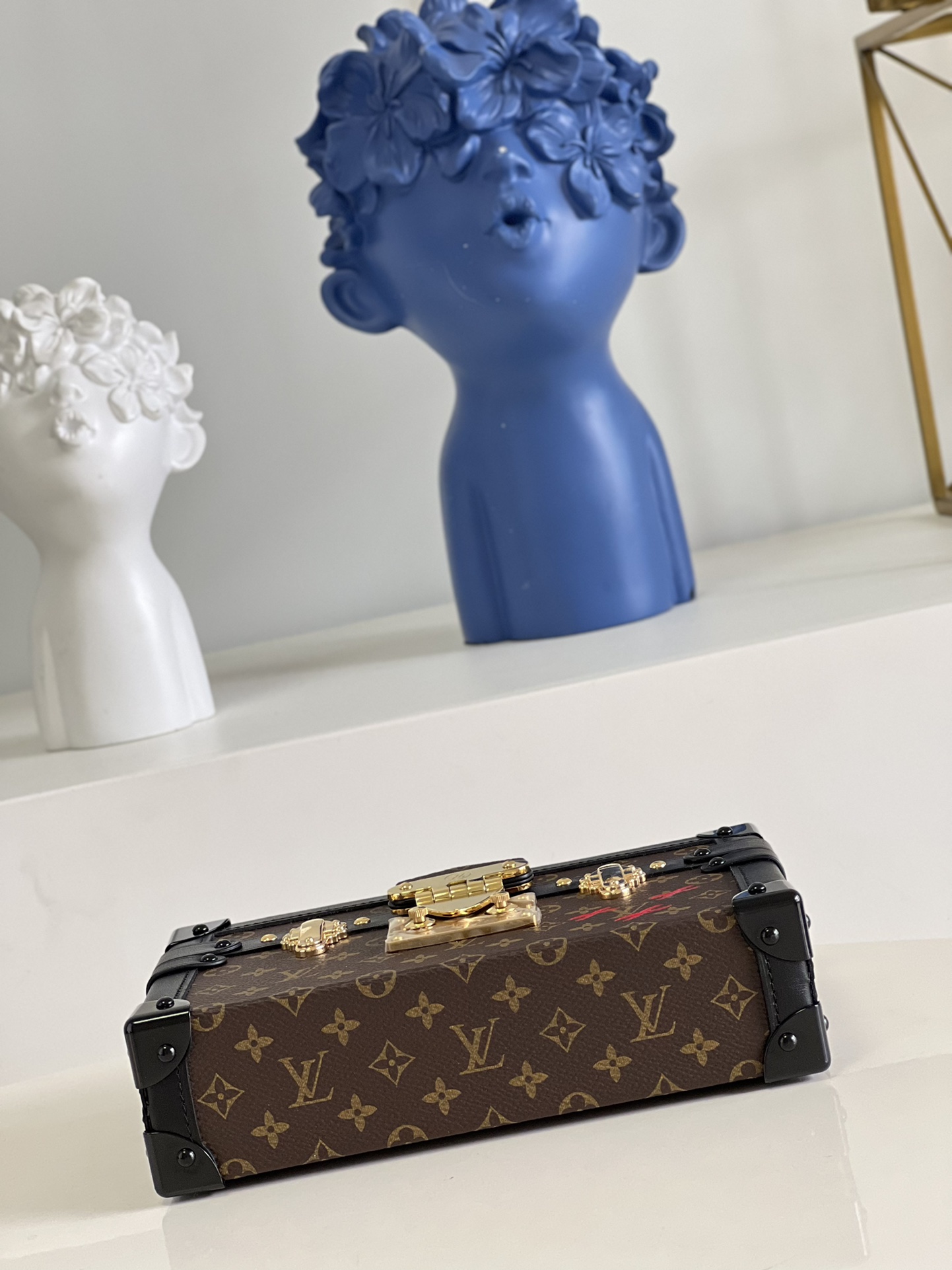 Every detail of this Petite Malle handbag is inspired by Louis Vuitton's - Bag 4