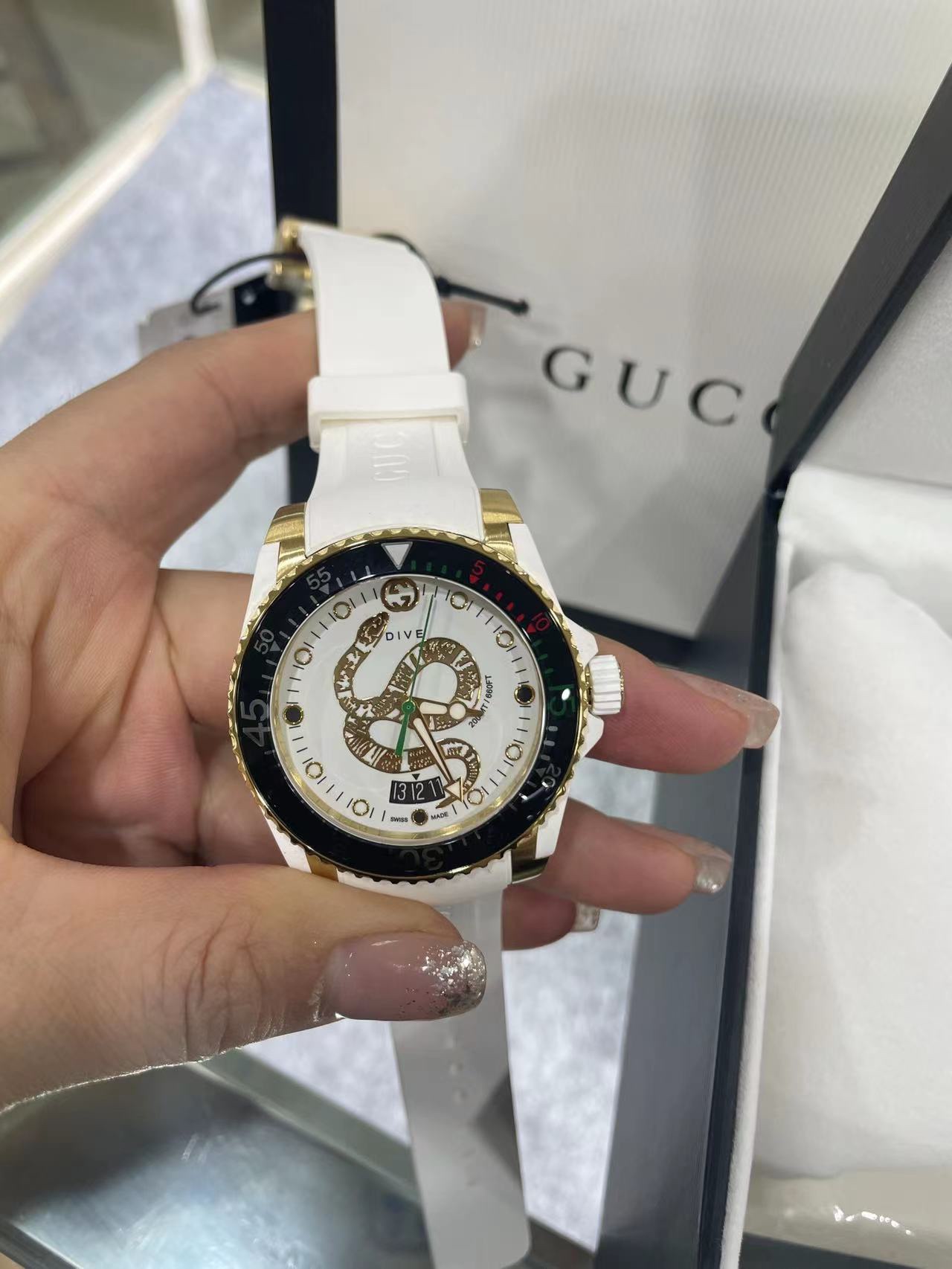 Gucci Stainless Steel Diving Watch with Snake Pattern, 200m Waterproof – YA 136321 - 图片 2
