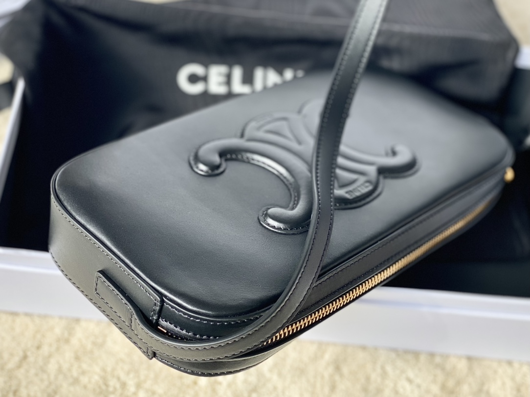 CELINE赛琳小牛皮经典凯旋门立体logo肩背包199183