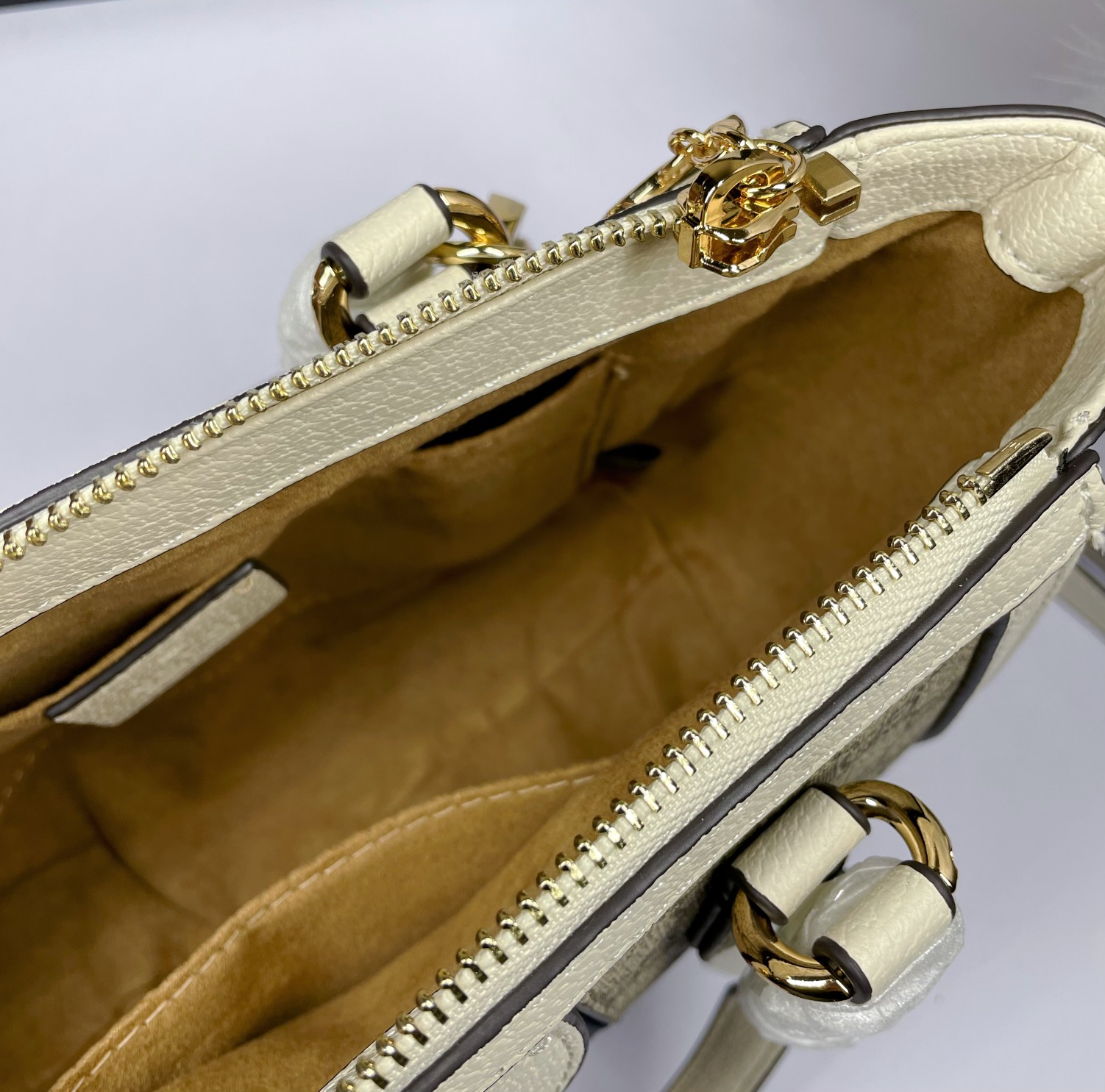 G家 Ophidia小号バッグ - レトロなデザインとユニークなスタイル