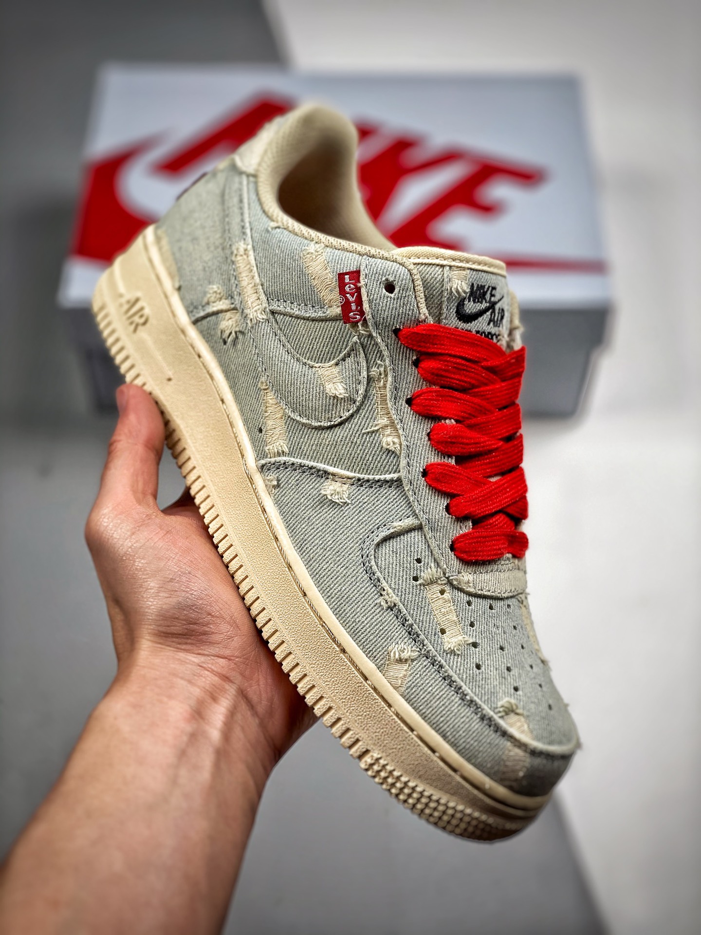 -3 Levi's × Nike Air Force 1 Low Edición Conjunta Zapatilla casual de caña baja de la Fuerza Aérea Uno en denim. El emp…