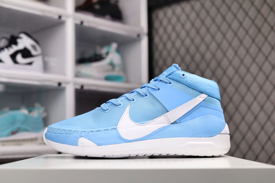 H5 NK Zoom KD12 EP 杜兰特12代男子实战篮球鞋 蓝白 CW4115-405该款采用全掌Zoom气垫 移除了中底布让这款鞋的力量反馈更为直接有力 鞋面采用多层轻质网面材料打造 鞋身变得轻盈又不失包裹性×885XQ