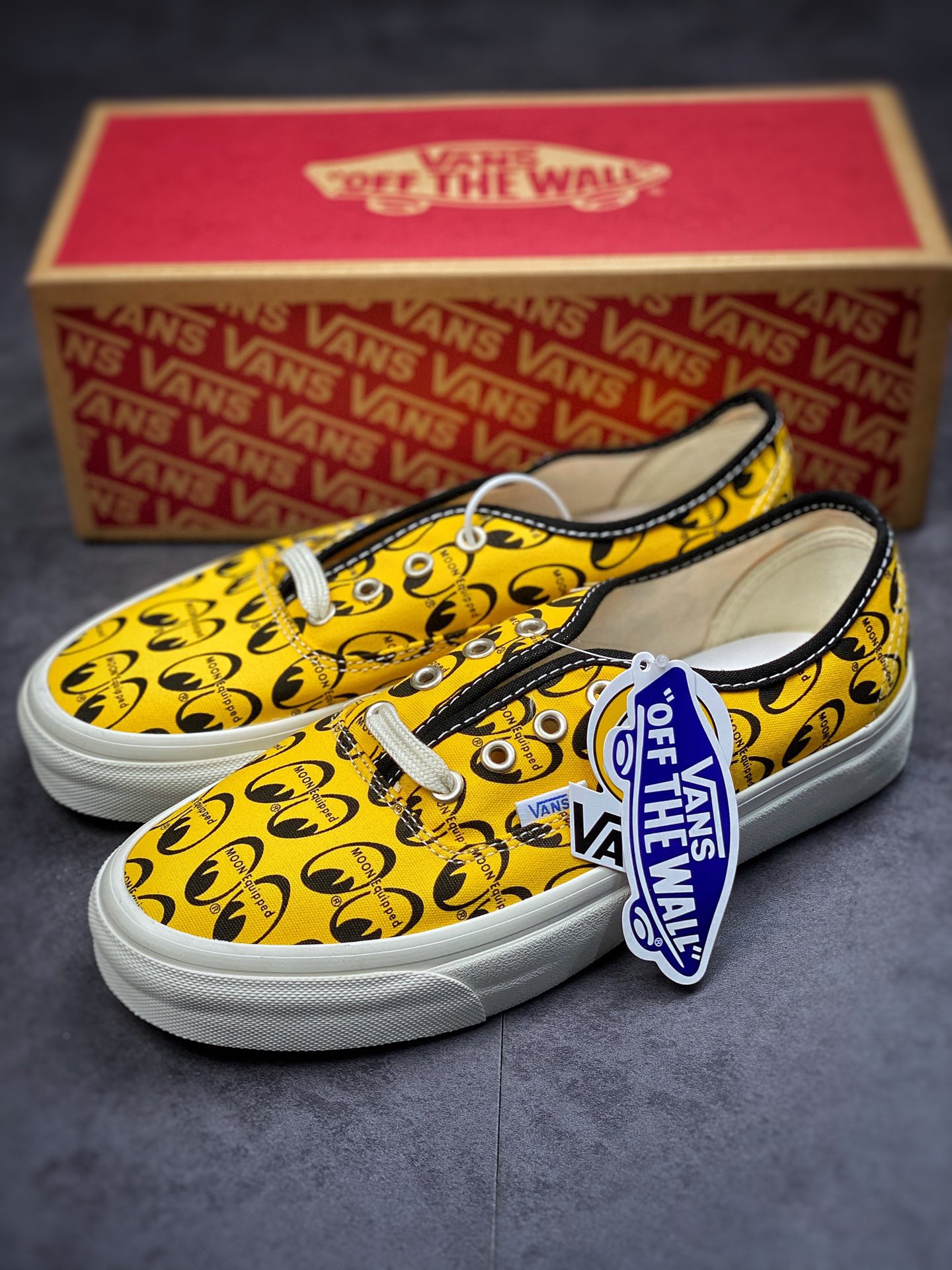 140 Mooneyes x Vans Authentic 44 Dx 联名系列大眼睛低帮休闲板鞋 VN0A5KX4AVQ