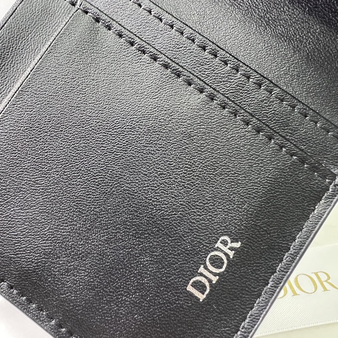 Dior 长款卡包 秋冬新款火爆登场 ，精湛手工制作， 摄，男女统用 尺寸：17.5×8.5×1.5cm
