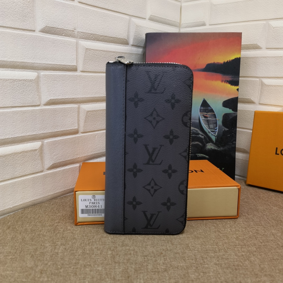 Front view of the genuine leather long wallet