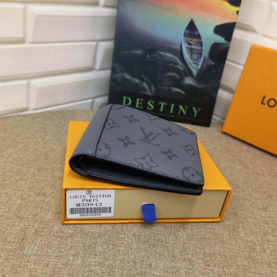 Luxury Leather Wallet - Texture