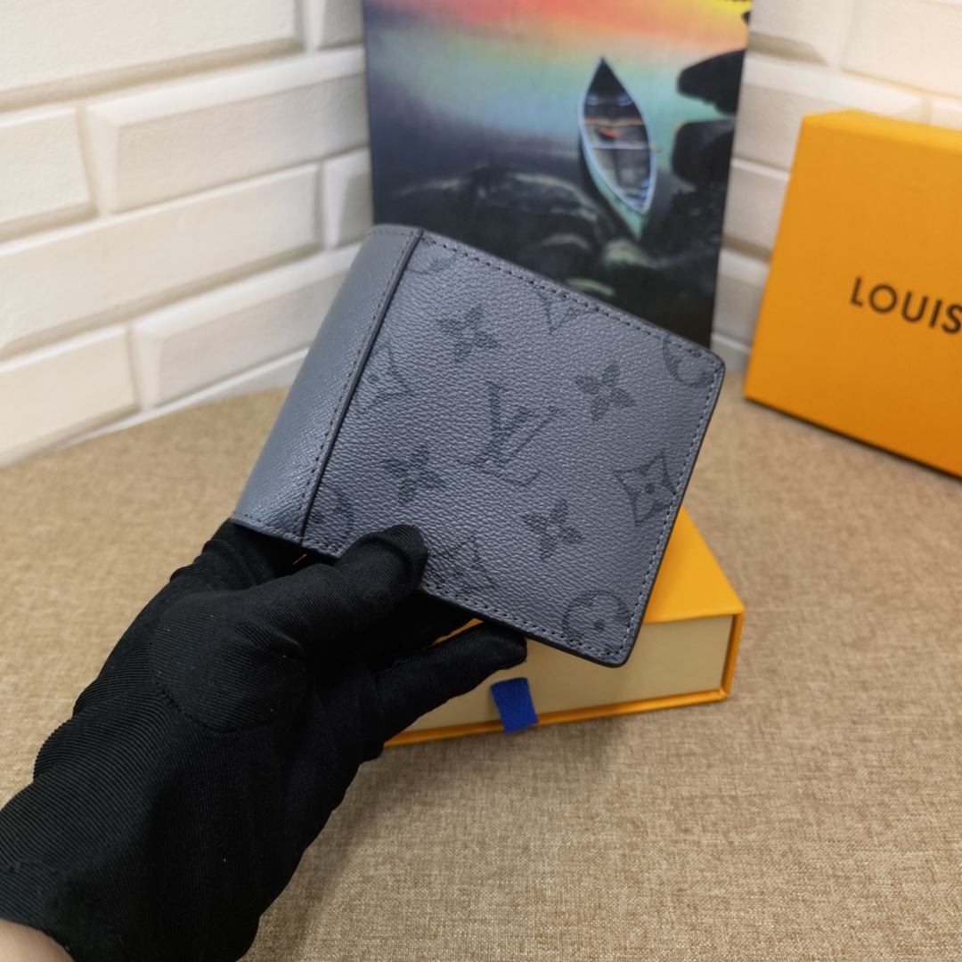 Luxury Leather Bifold Wallet - Back