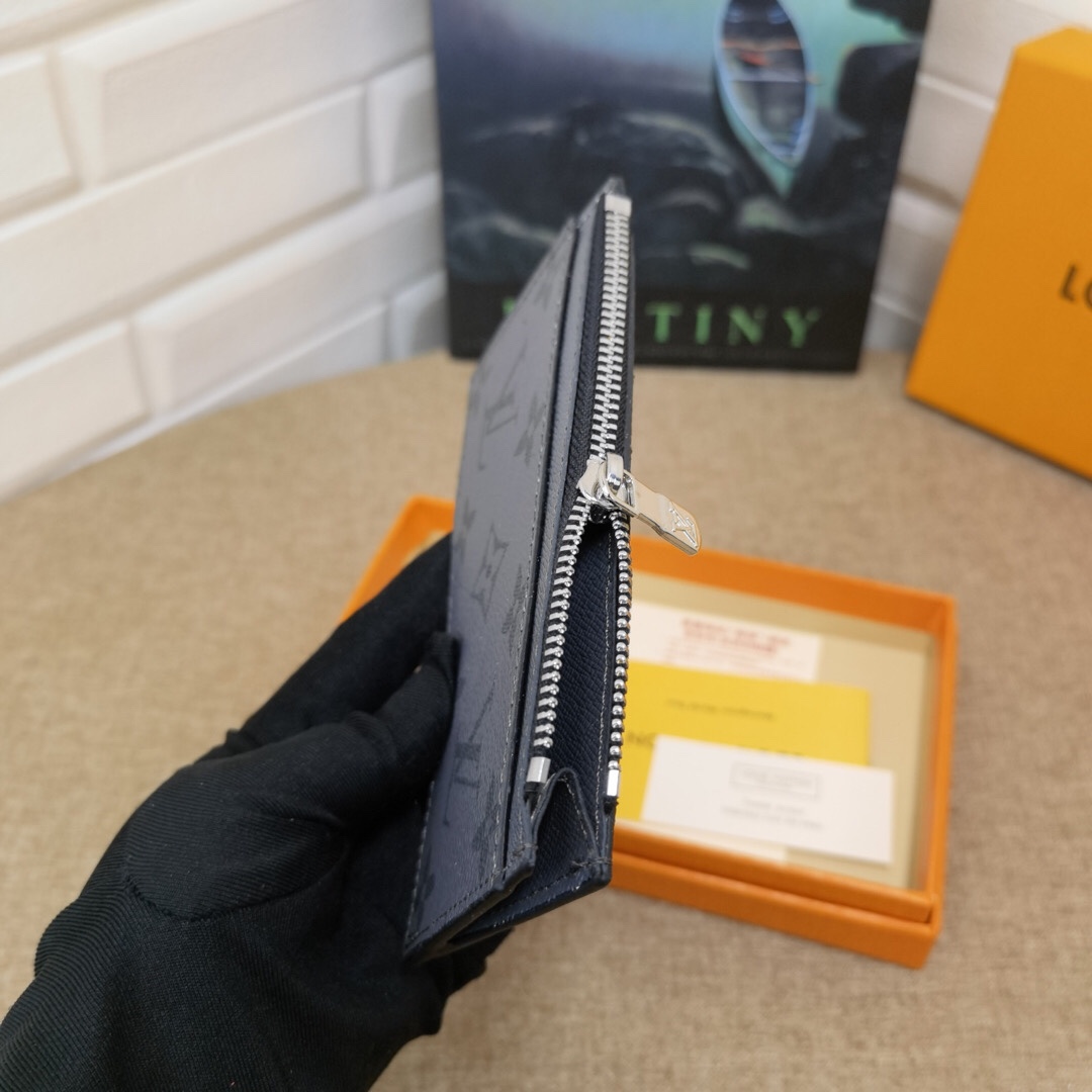 Card holder in different colors.