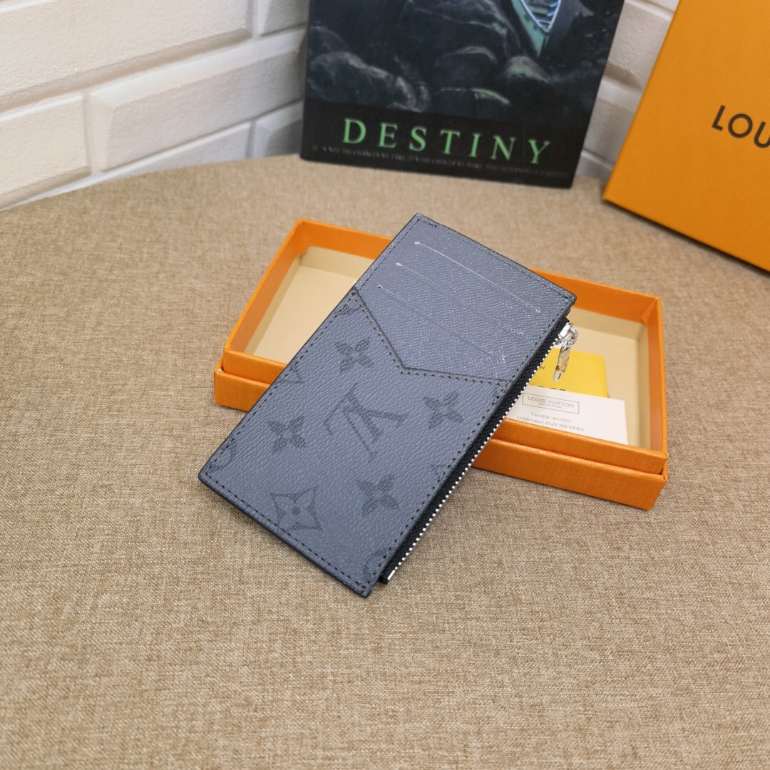 Close up of the leather texture on card holder