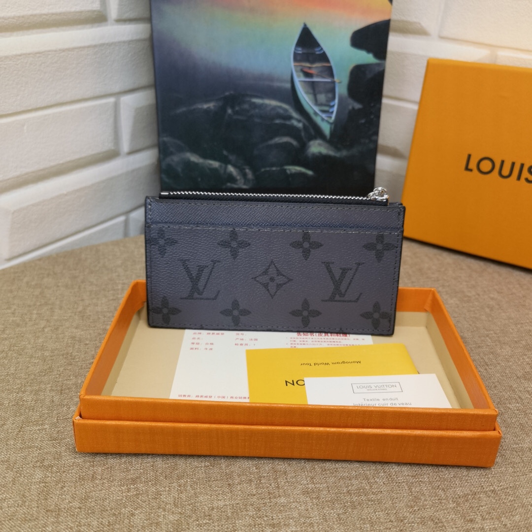 Interior view of the leather card holder with cards