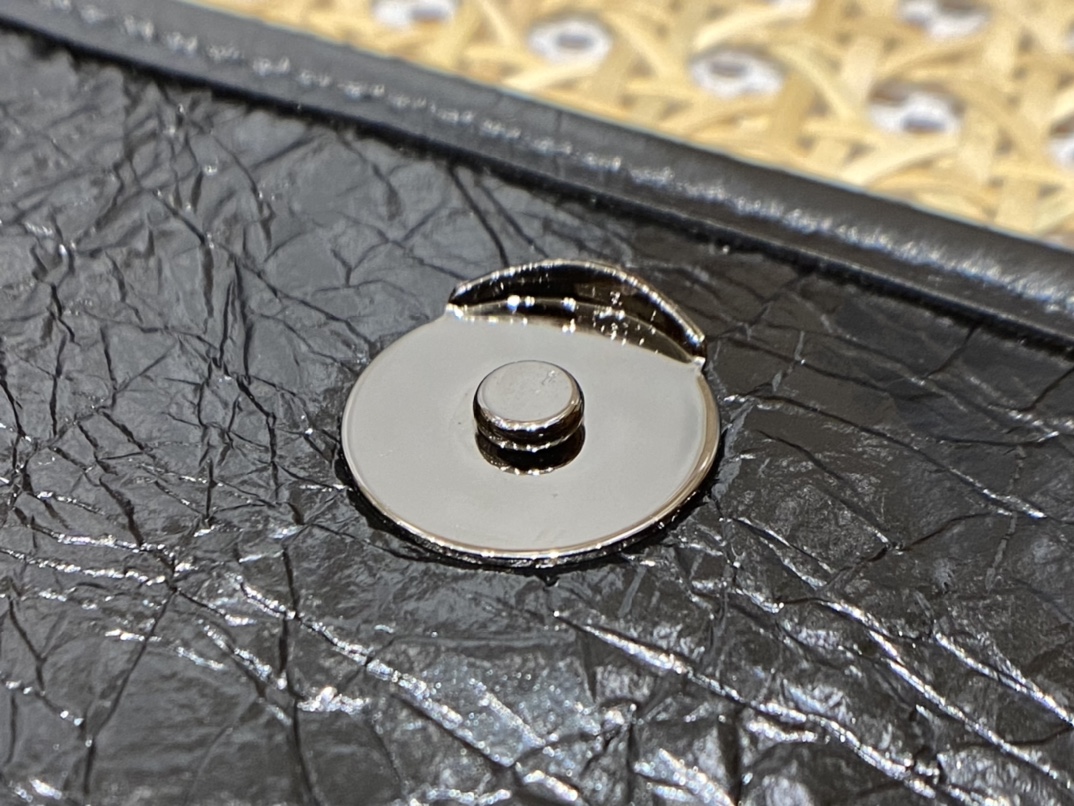YSL Niki 28CM 邮差包 633158黑色