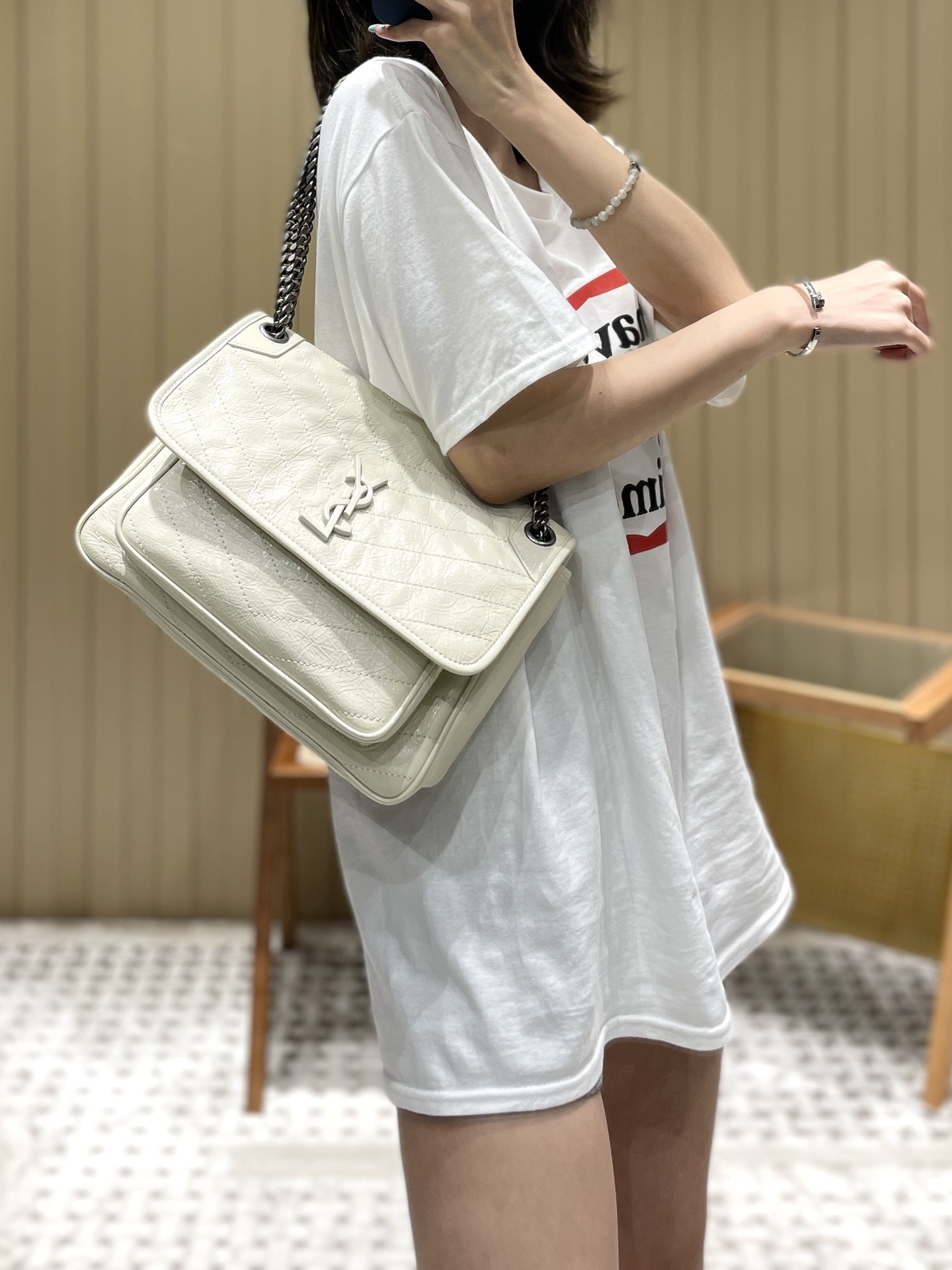 YSL Niki 28CM 邮差包 633158奶白色