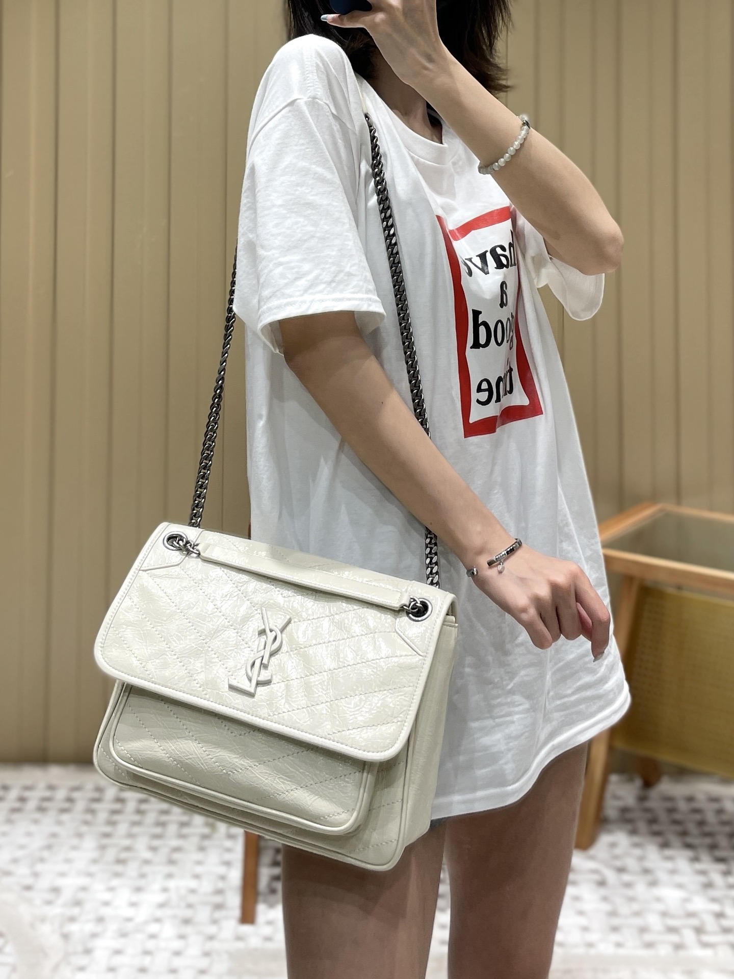 YSL Niki 28CM 邮差包 633158奶白色