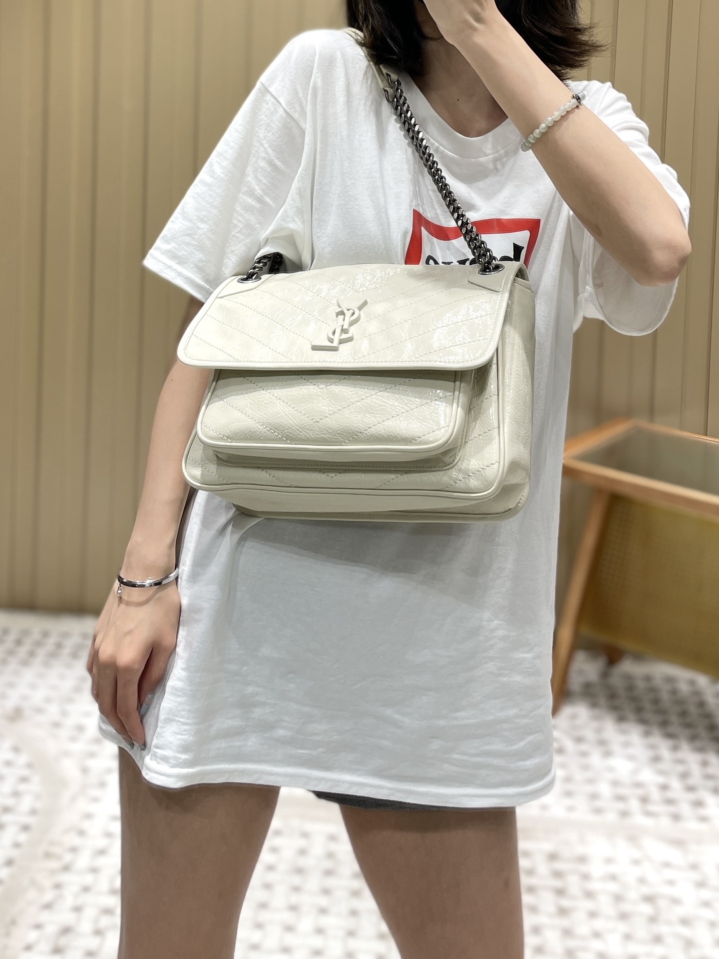 YSL Niki 28CM 邮差包 633158奶白色