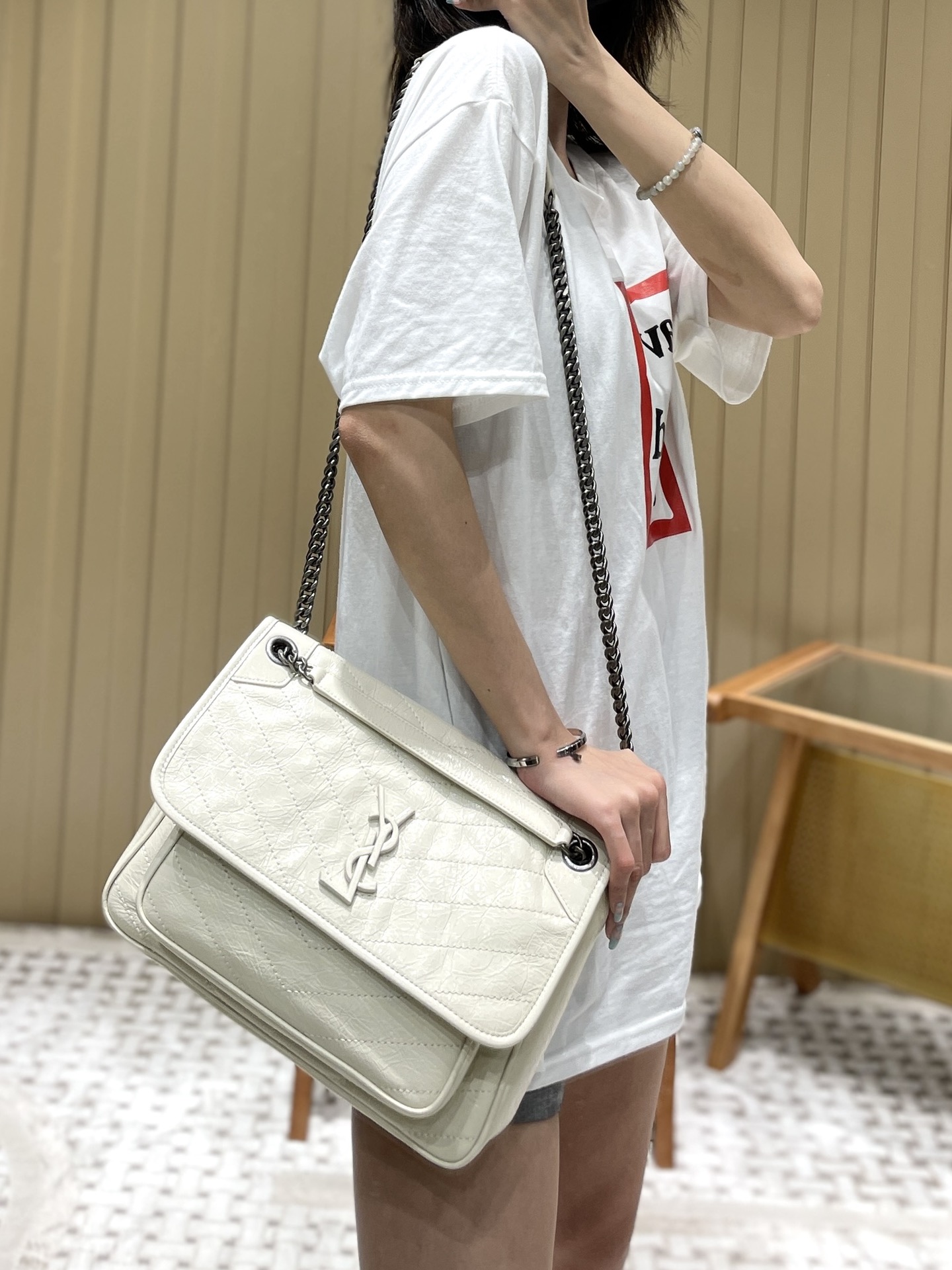 YSL Niki 28CM 邮差包 633158奶白色