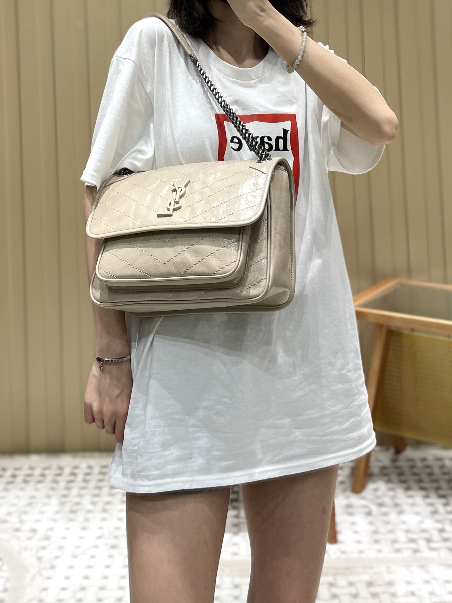 YSL Niki 28CM 邮差包 633158奶茶色
