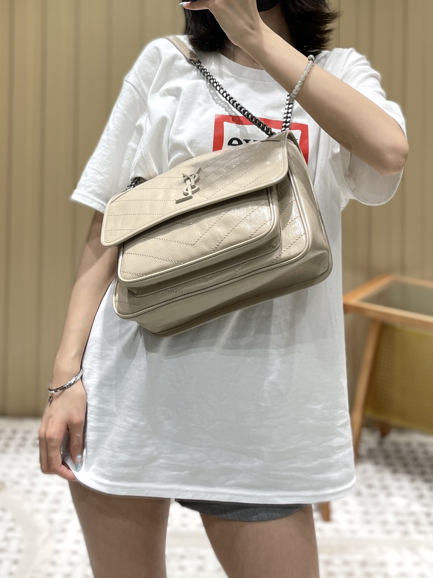 YSL Niki 28CM 邮差包 633158奶茶色