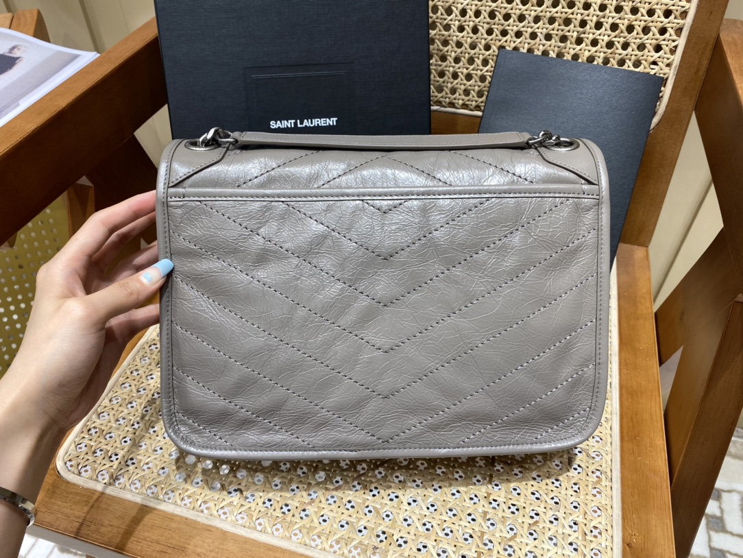 YSL Niki 28CM 邮差包 633158浅灰色