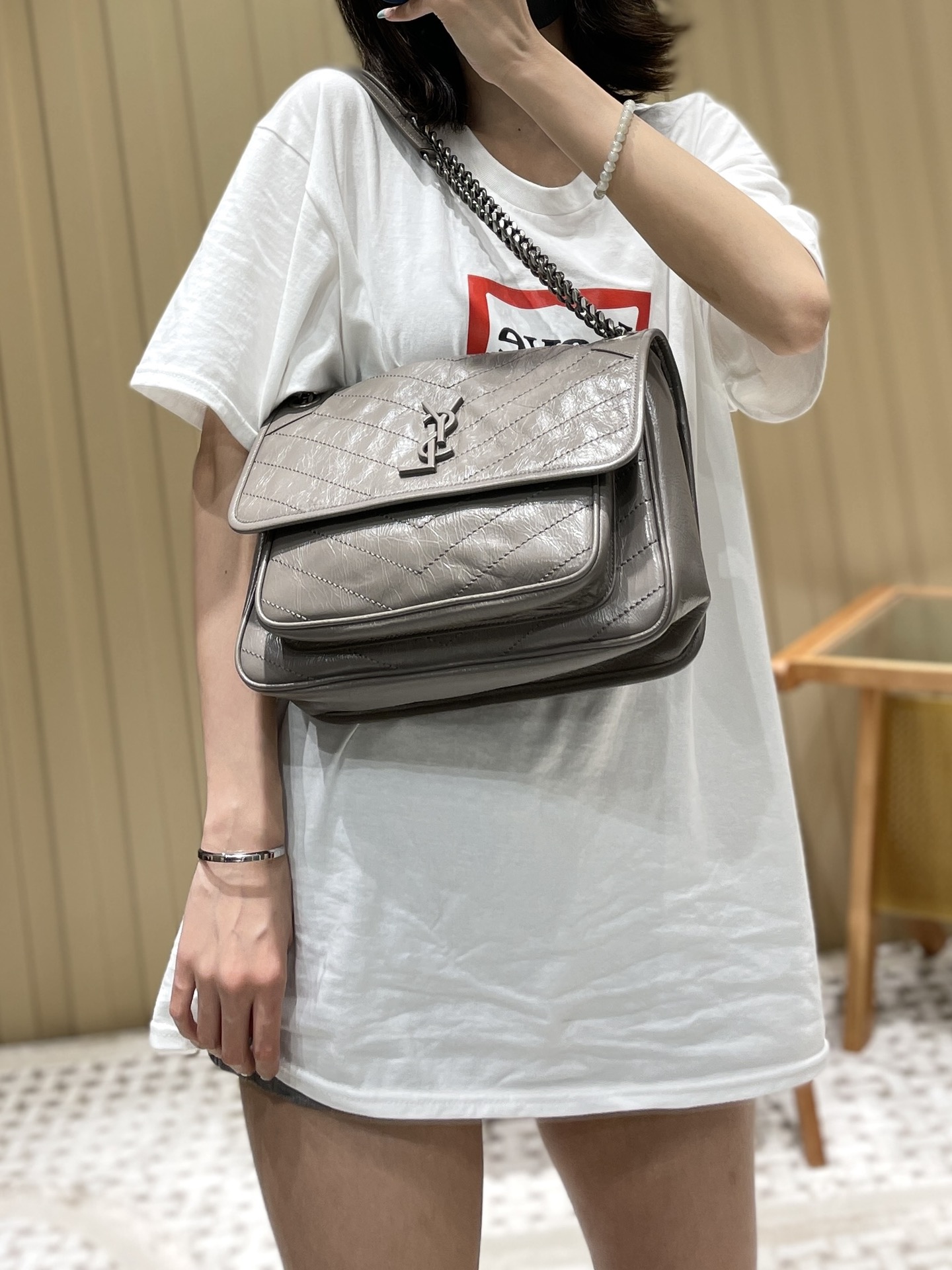 YSL Niki 28CM 邮差包 633158浅灰色