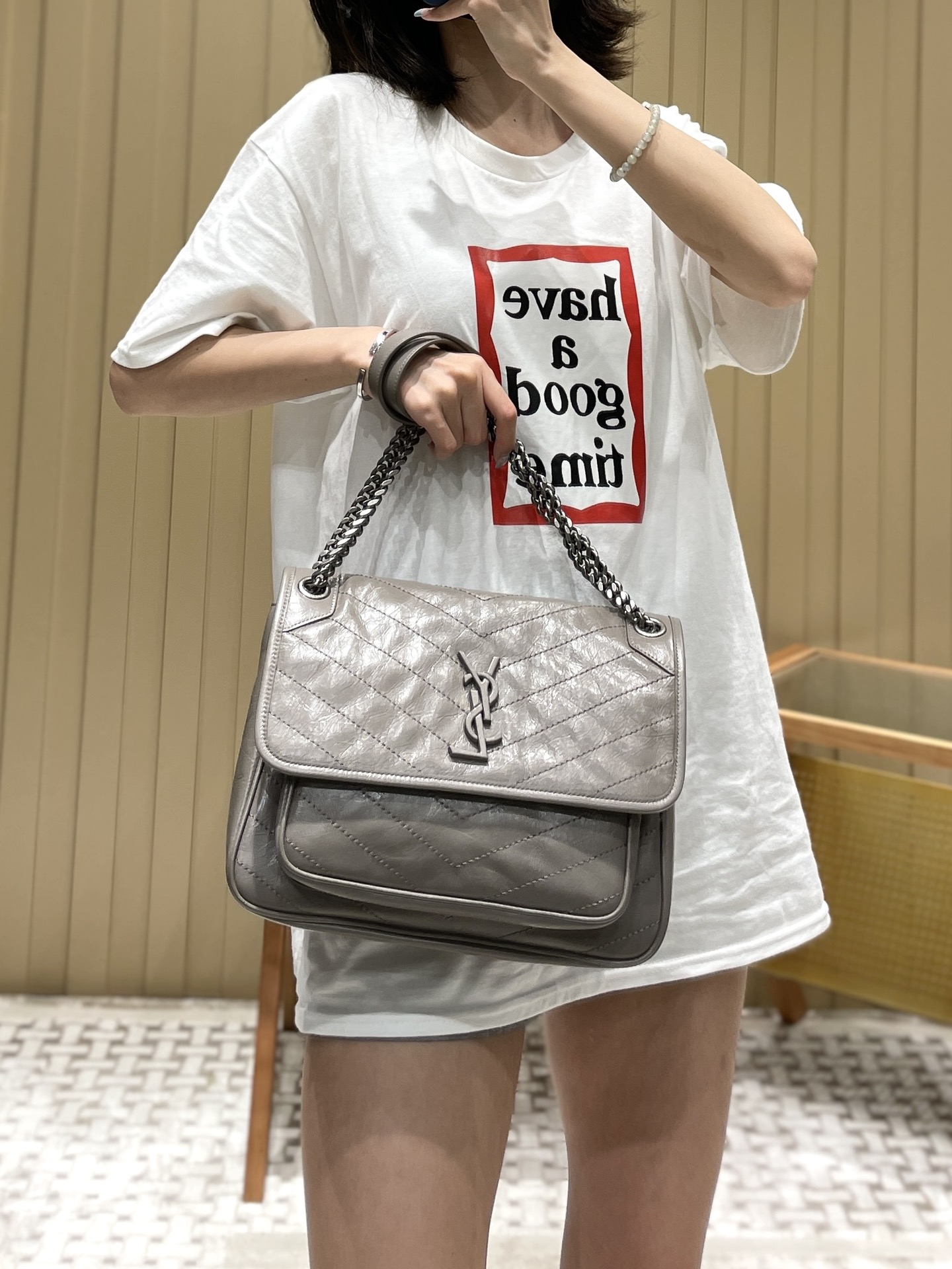 YSL Niki 28CM 邮差包 633158浅灰色
