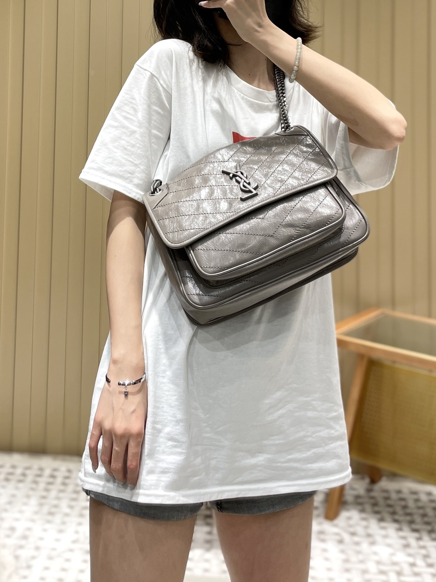 YSL Niki 28CM 邮差包 633158浅灰色