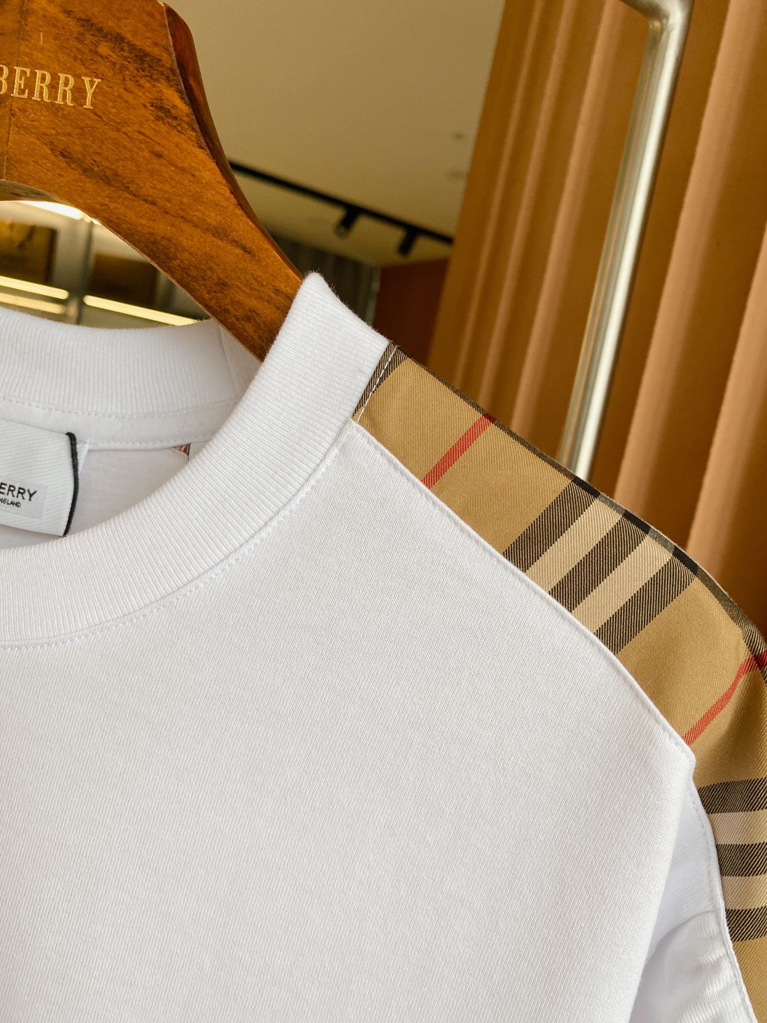 Burberry BBR 巴宝莉 侧边格纹拼接棉质宽松短袖T 恤衫
