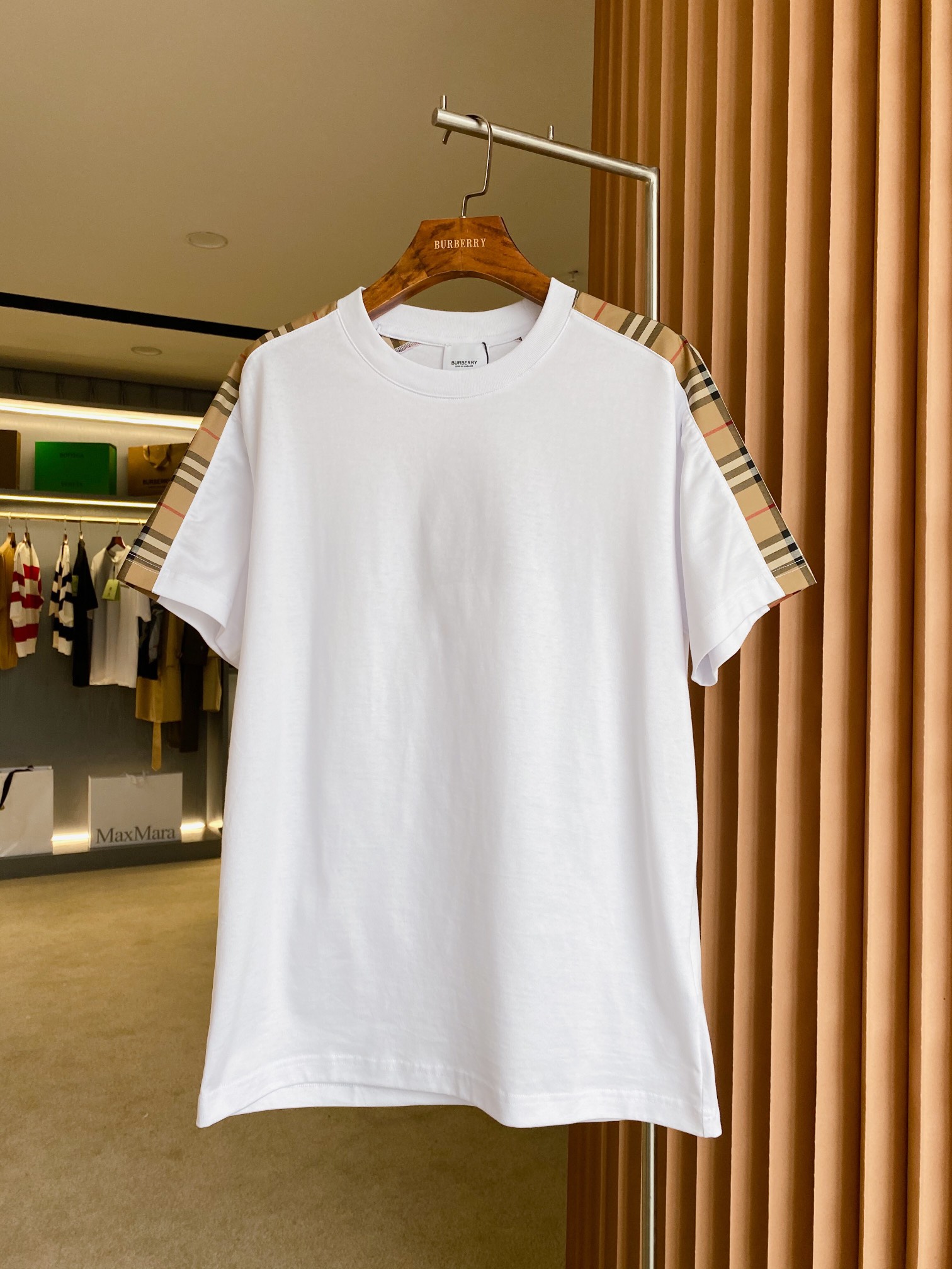 Burberry BBR 巴宝莉 侧边格纹拼接棉质宽松短袖T 恤衫