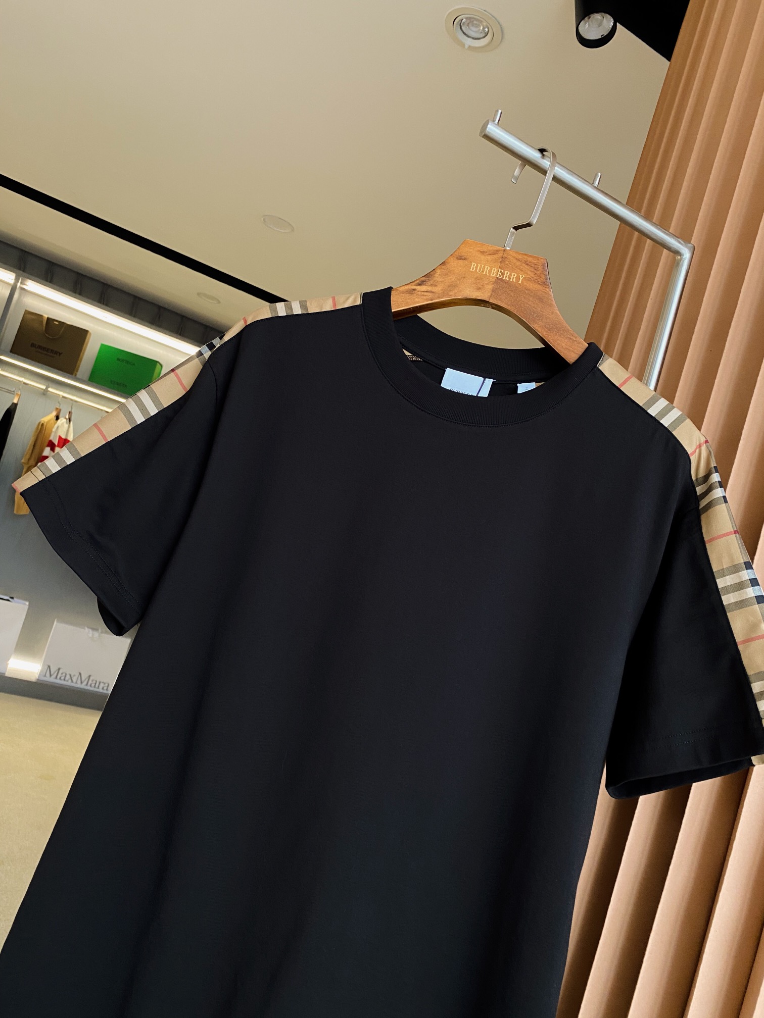 Burberry BBR 巴宝莉 侧边格纹拼接棉质宽松短袖T 恤衫