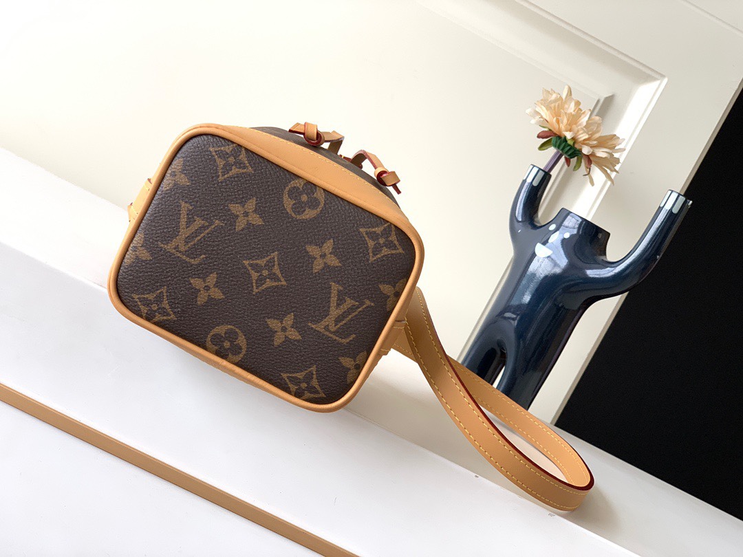 LOUIS VUITTON M81266 Fish bucket women's bag