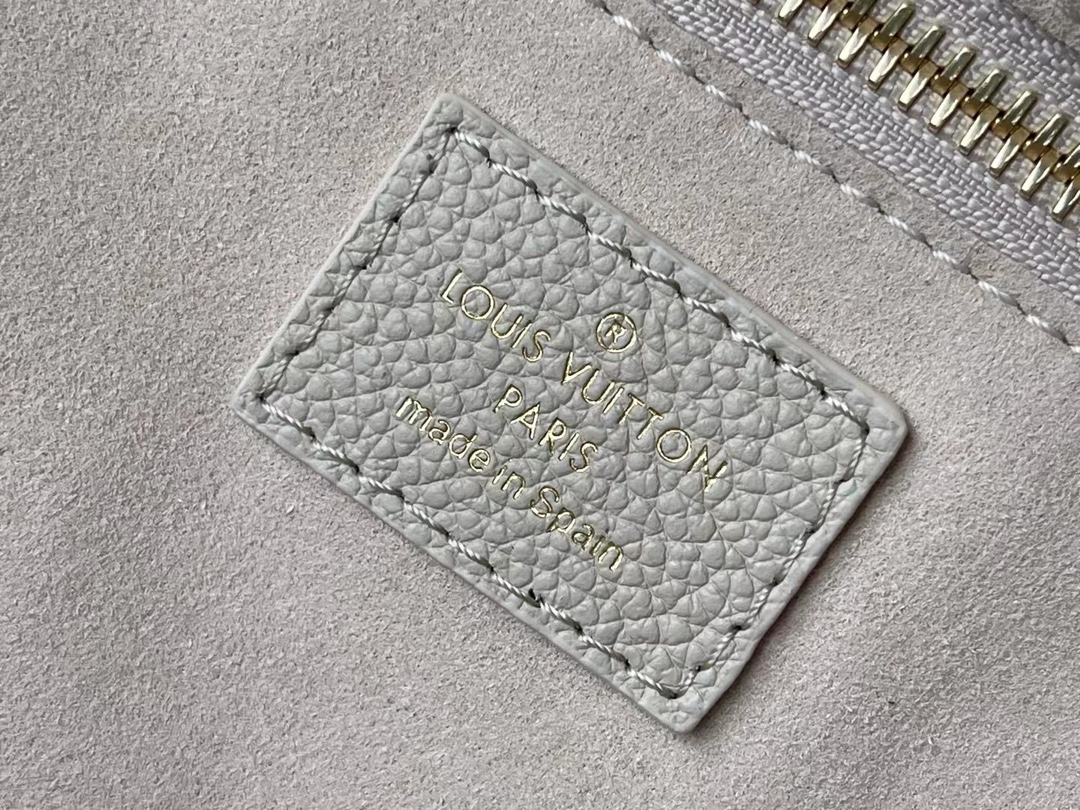 this Neverfull MM tote bag is crafted from supple cowhide leather boldly - Bag 9