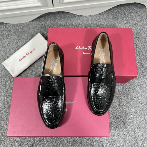 Salvatore Ferragamo Men's Mocassin Loafers - Business Casual Dress Shoes