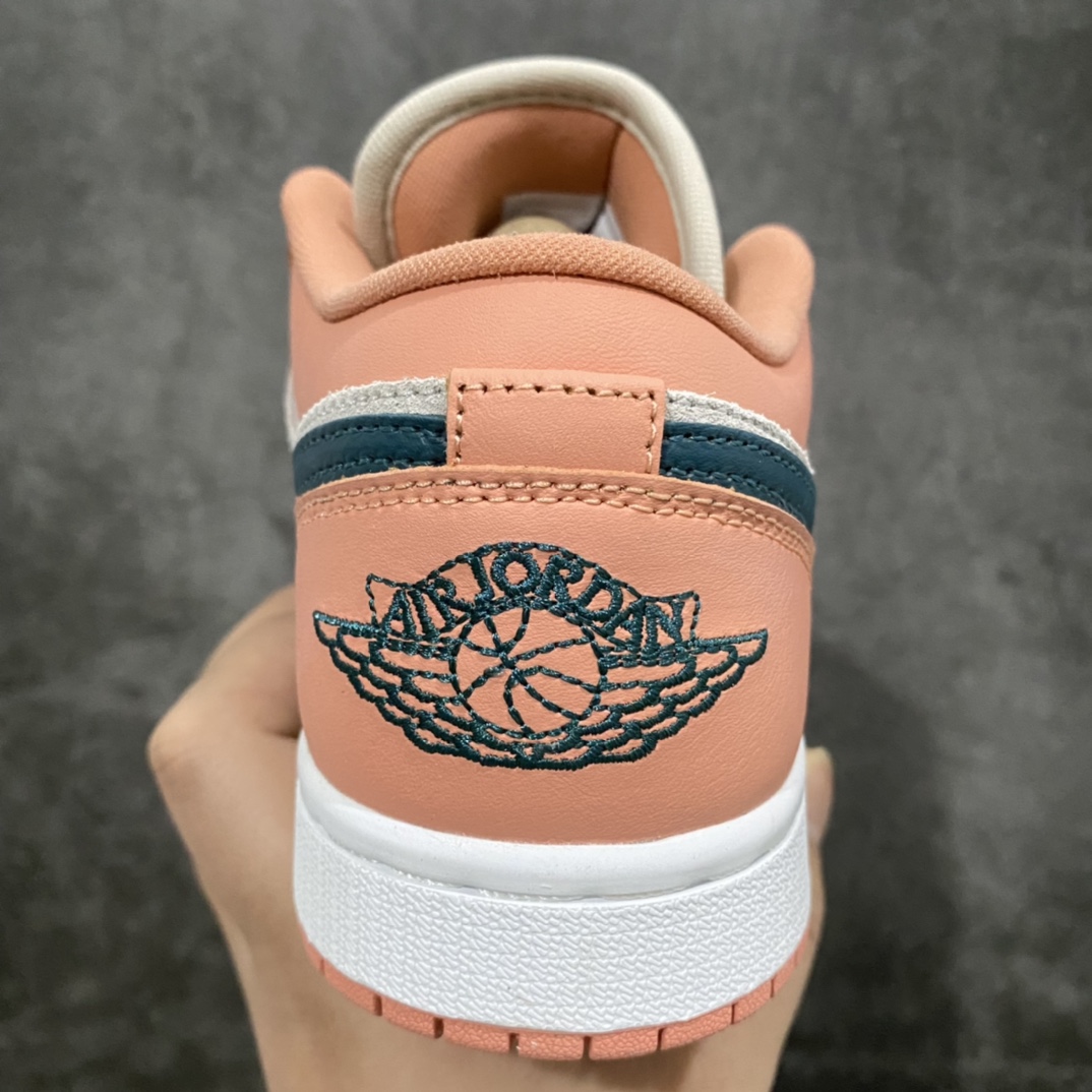 图片[3]-GC(dt)纯原版本 Air Jordan AJ1 Low 低帮 粉蓝 DC0774-800 市面唯一纯原级别 完美零毛边处理 原厂内置全掌气垫 价格定位良心 几十个配色陆续出 平台专用代工流水线出品 一眼公司既视感 拿到手的一瞬间就与众不同 碾压市面所有版本 认准细节 全部原鞋开发 每一个配色都会采购原鞋确认细节 打破市面看图做货无好货之说 细节精确 所有配色原数据档案开发！ 尺码：35.5 36 37.5 38 38.5 39 40-选品中心