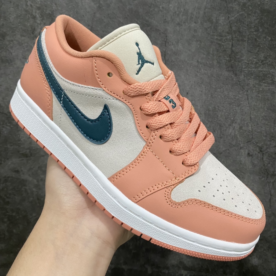 图片[4]-GC(dt)纯原版本 Air Jordan AJ1 Low 低帮 粉蓝 DC0774-800 市面唯一纯原级别 完美零毛边处理 原厂内置全掌气垫 价格定位良心 几十个配色陆续出 平台专用代工流水线出品 一眼公司既视感 拿到手的一瞬间就与众不同 碾压市面所有版本 认准细节 全部原鞋开发 每一个配色都会采购原鞋确认细节 打破市面看图做货无好货之说 细节精确 所有配色原数据档案开发！ 尺码：35.5 36 37.5 38 38.5 39 40-选品中心