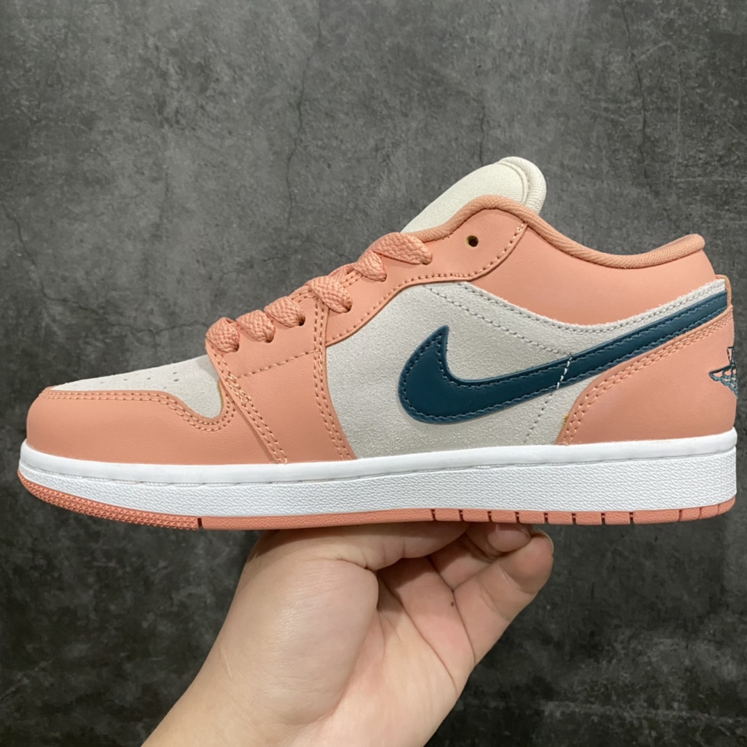 图片[2]-GC(dt)纯原版本 Air Jordan AJ1 Low 低帮 粉蓝 DC0774-800 市面唯一纯原级别 完美零毛边处理 原厂内置全掌气垫 价格定位良心 几十个配色陆续出 平台专用代工流水线出品 一眼公司既视感 拿到手的一瞬间就与众不同 碾压市面所有版本 认准细节 全部原鞋开发 每一个配色都会采购原鞋确认细节 打破市面看图做货无好货之说 细节精确 所有配色原数据档案开发！ 尺码：35.5 36 37.5 38 38.5 39 40-选品中心