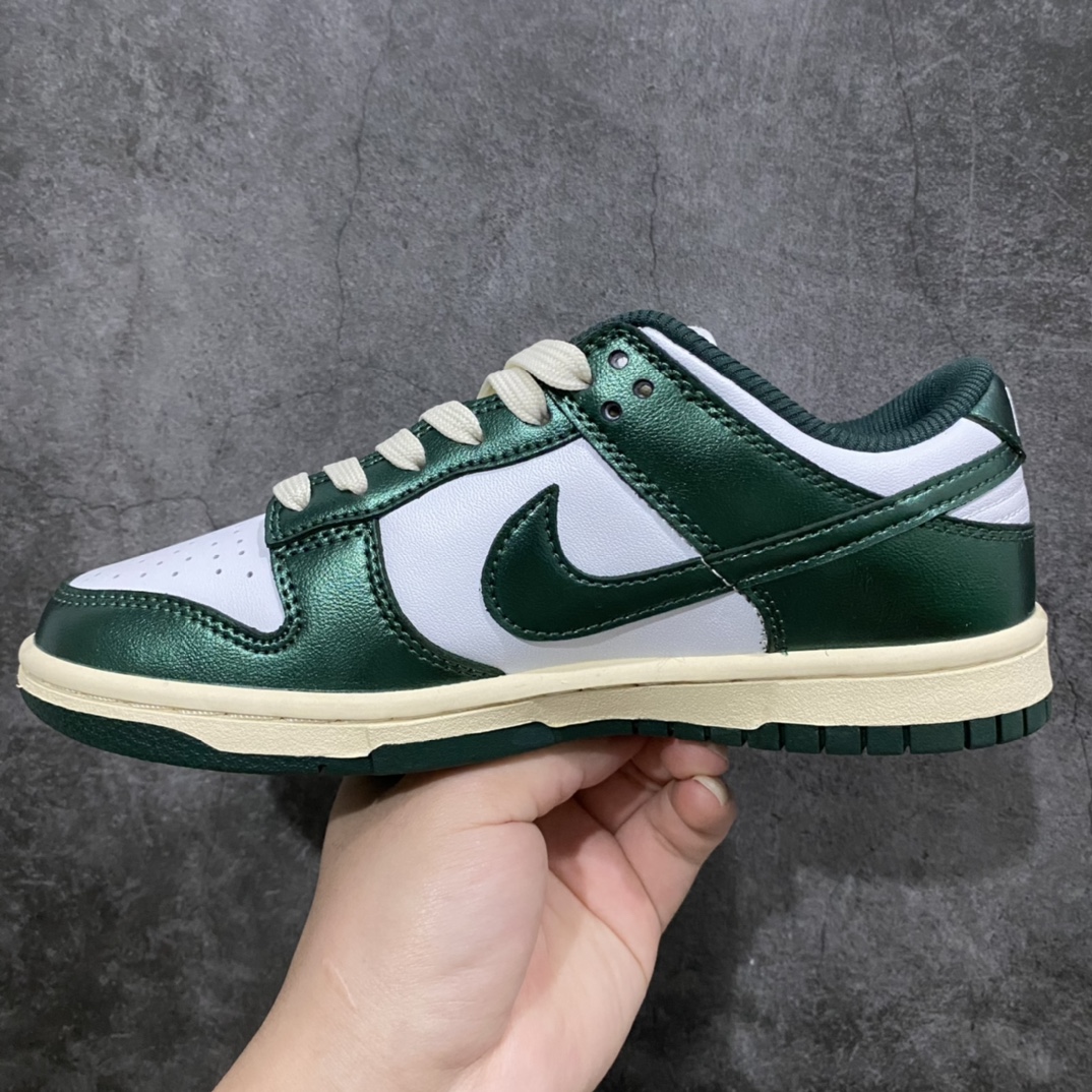 图片[2]-L版纯原Dunk Low \”Vintage Green\” 白绿做旧 DQ8580-100 大厂出品 极力推荐👏原装头层材料 独家版型蒸餾加工帶來的是更好的视觉和脚感体验大厂纯原品质出货 清洁度 电绣工艺 皮料切割干净无任何毛边 细节完美 尺码：36 36.5 37.5 38 38.5 39 40 40.5 41 42 42.5 43 44 45 46-选品中心