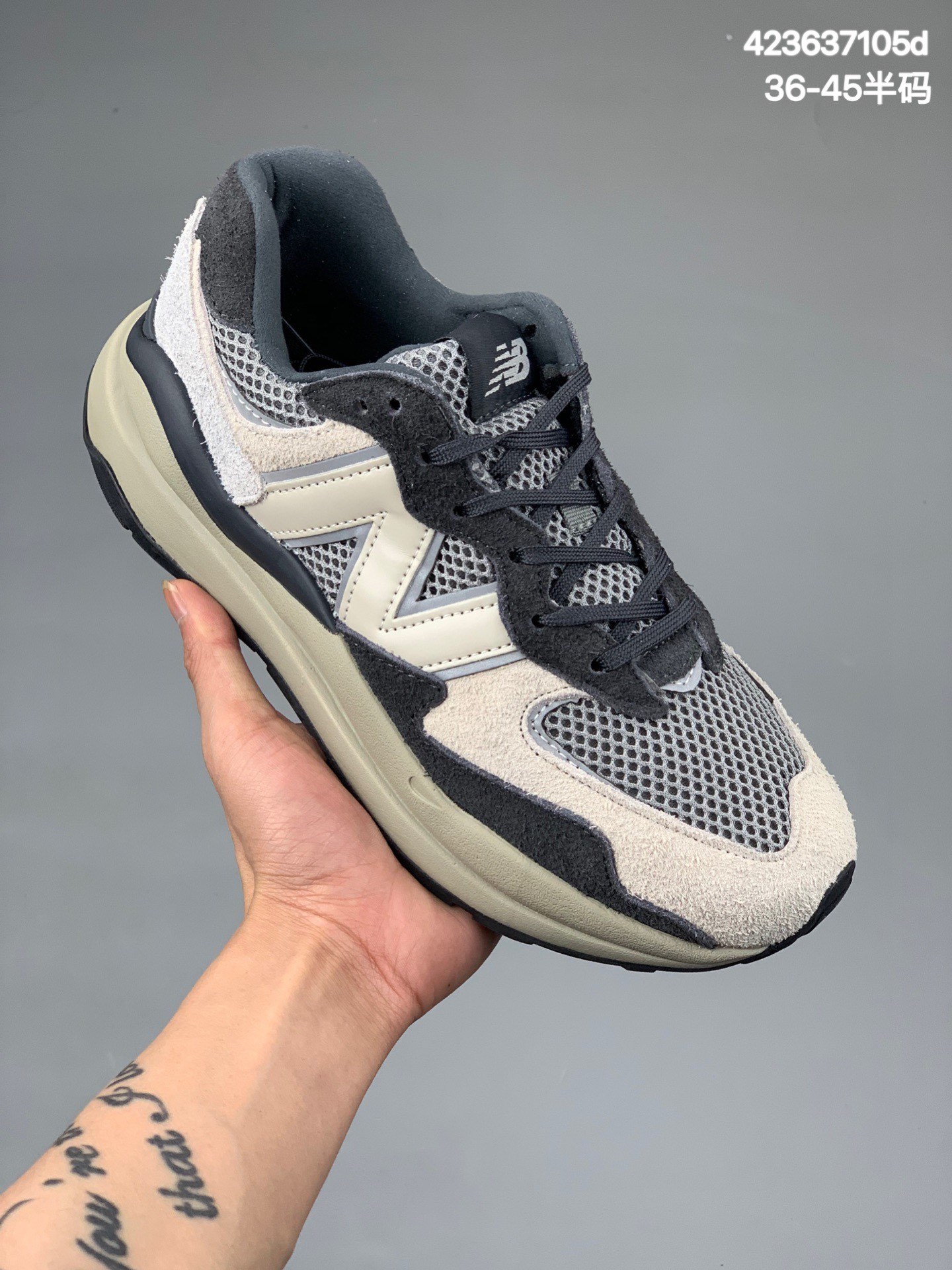 
真标半码 张子枫代言配色,NB新百伦New Balance M5740系列复古老爹风休闲运动慢跑鞋“黑午夜蓝银灰白粉”货号：M5740LX1码数：36 37 37.5 38 38.5 39.5 40 40.5 41.5 42.5 43 44 45
编码：423637105d