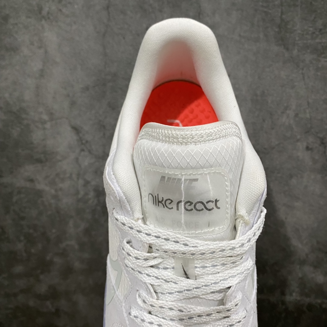 图片[7]-渠道纯原 NK Air Force 1 React QS Light Bone 空军一号解构冰蓝冰块🧊 CQ8879-100 目前大几率过验 原厂大底唯一正确卡色 韩国进口网纱 React缓震鞋垫 裸眼3D织唛标后跟标工艺 全鞋电脑针车 工整有序 原厂港宝加持完美还原灵魂版型 原盒原配从里到外百分百还原 白色鞋身搭配浅蓝色水晶底 内置react鞋垫 取消了sole气垫 鞋面采用尼龙材质和绒面革材质拼接打造 侧身Swoosh logo极具OW风格 整体样式简洁高级 全鞋线条3M反光显著 尺码：36 36.5 37.5 38 38.5 39 40 40.5 41 42 42.5 43 44 44.5 45-选品中心