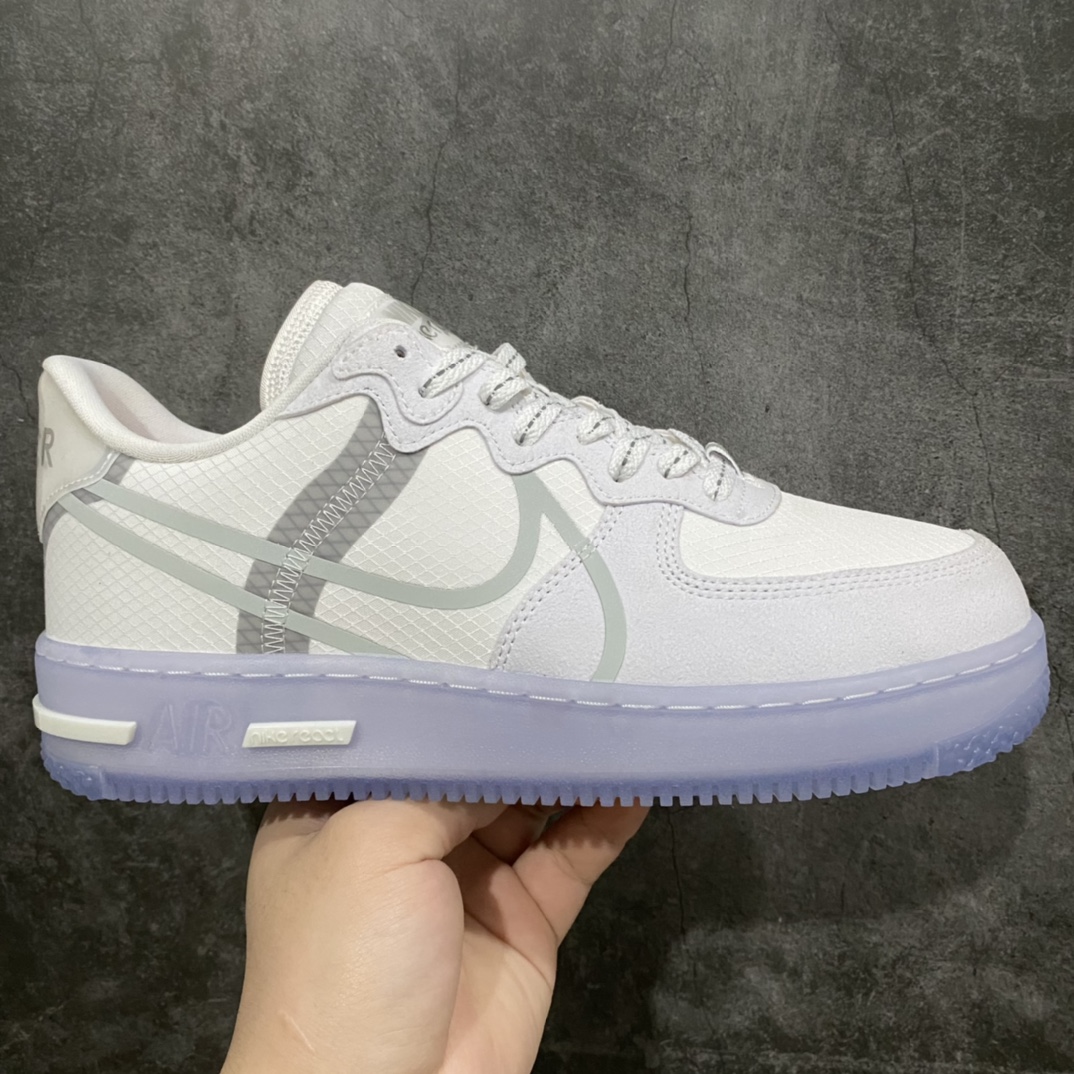渠道纯原 NK Air Force 1 React QS Light Bone 空军一号解构冰蓝冰块🧊 CQ8879-100 目前大几率过验 原厂大底唯一正确卡色 韩国进口网纱 React缓震鞋垫 裸眼3D织唛标后跟标工艺 全鞋电脑针车 工整有序 原厂港宝加持完美还原灵魂版型 原盒原配从里到外百分百还原 白色鞋身搭配浅蓝色水晶底 内置react鞋垫 取消了sole气垫 鞋面采用尼龙材质和绒面革材质拼接打造 侧身Swoosh logo极具OW风格 整体样式简洁高级 全鞋线条3M反光显著 尺码:36 36.5 37.5 38 38.5 39 40 40.5 41 42 42.5 43 44 44.5 45-选品中心