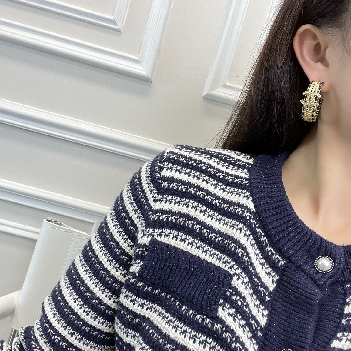 新款☑️CHANEL香奈儿双c粉黑皮绳耳钉耳环