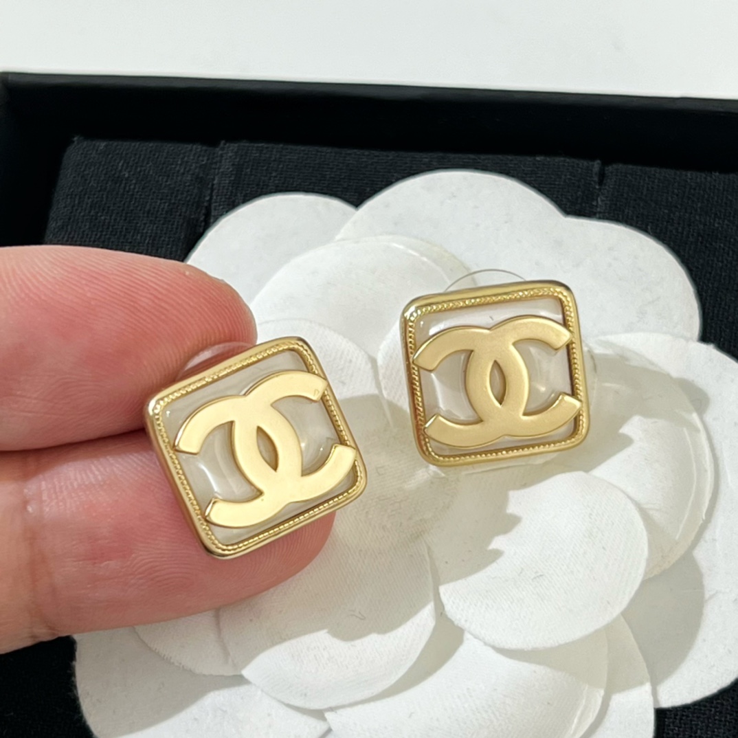 新款☑️CHANEL香奈儿双c方形黑白耳钉耳环