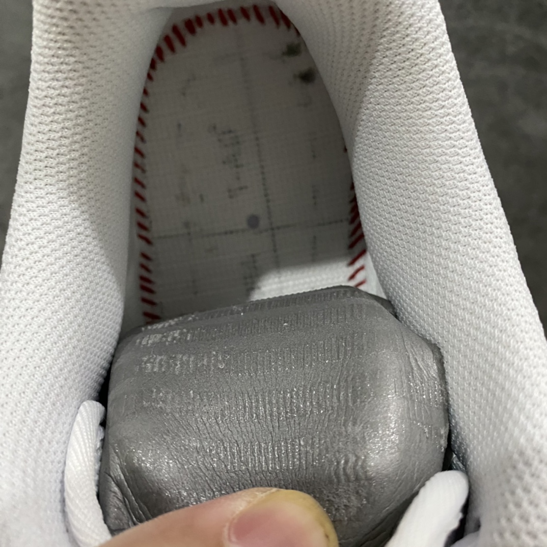 图片[7]-顶级版Air Force 1 Low AF1空军纯白低帮 全市场200元以下，目前你能找到的最优的一个版本没有之一，头层皮料 完美鞋型 钩子裁边清洁度无敌！针车走线图片放大看相当整齐，鞋带口冲孔与鞋头冲孔非常圆润干净 无任何毛边，正确做旧鞋带金属铁片，中底走线 鞋垫刷胶 大底含气垫都是基本操作！独家有货，全码可接！ 尺码：35.5-46含半码-选品中心