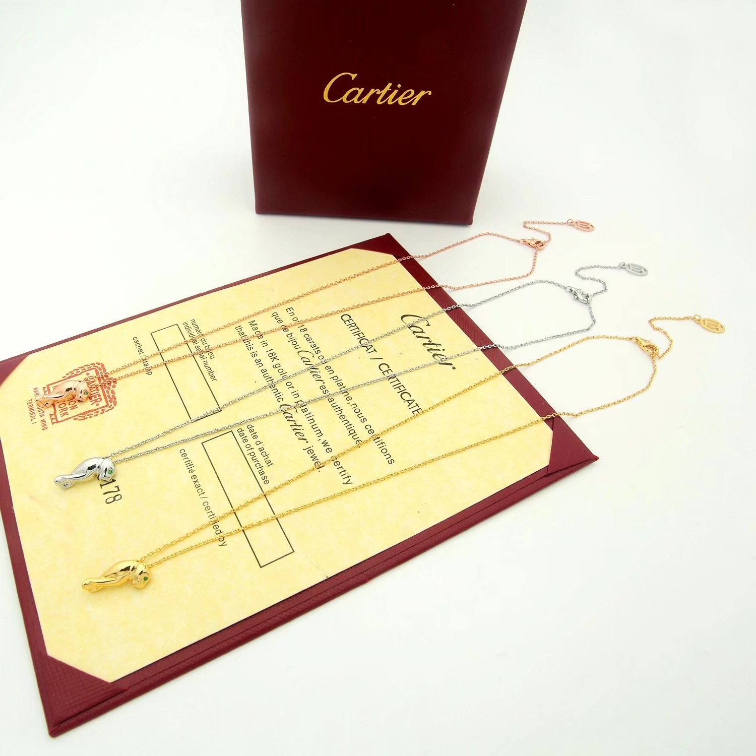 Cartier Cartier 卡地亚豹子项链 贵族范儿、奢华满钻抚媚豹子亚金电镀18k金工艺 搭配祖母绿豹眼项链