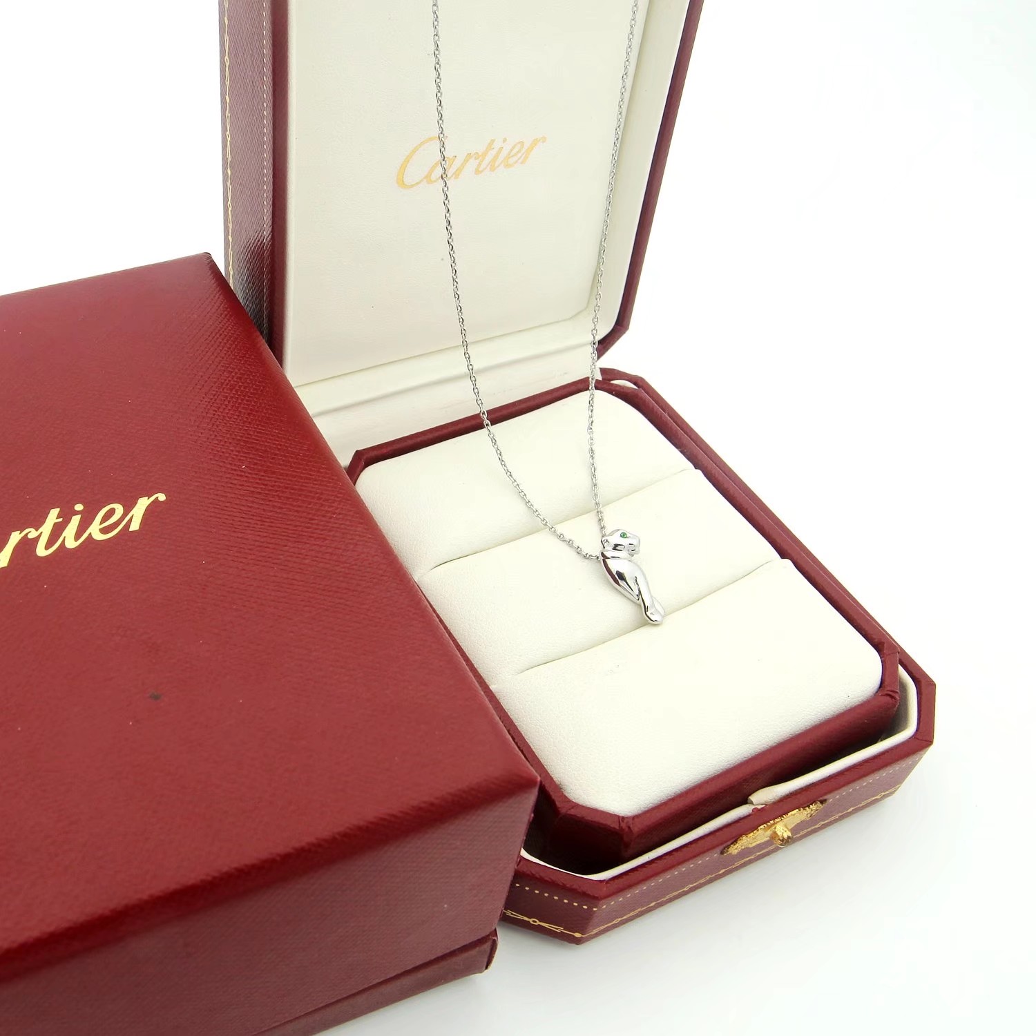 Cartier Cartier 卡地亚豹子项链 贵族范儿、奢华满钻抚媚豹子亚金电镀18k金工艺 搭配祖母绿豹眼项链