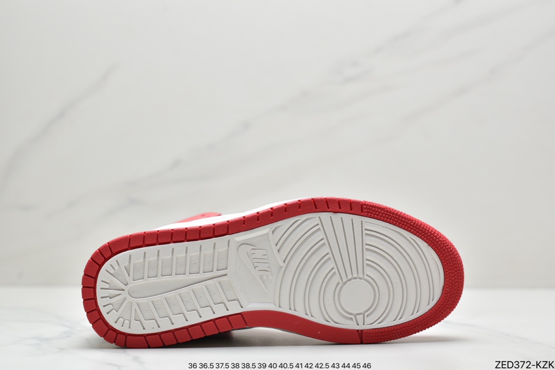 260 Air Jordan 1 Zoom CMFT 视觉效果亮眼的同时极具质感CT0979