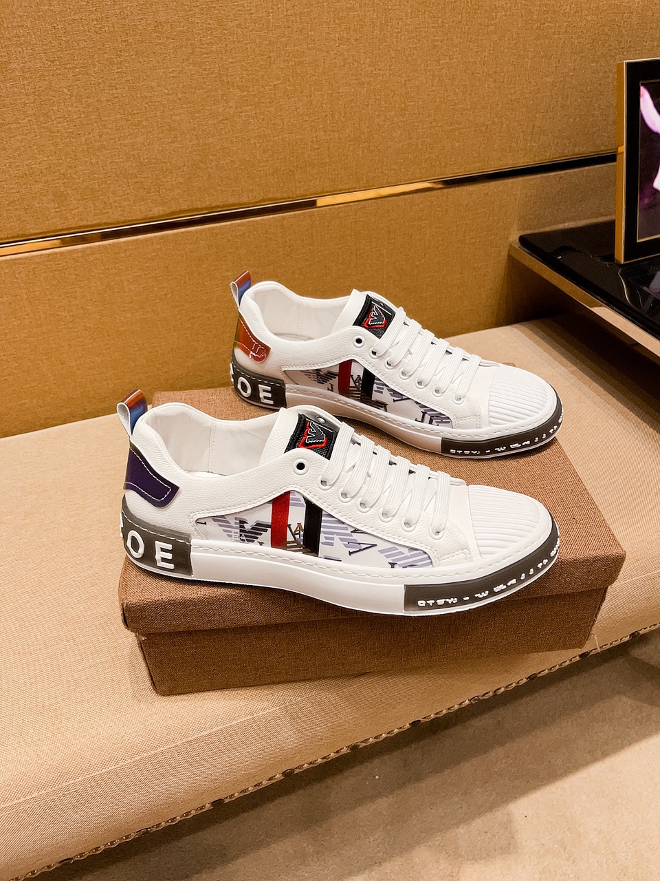 I5  阿玛尼 男鞋高端品牌 官网1：1最新力作：鞋面采用意大利进口头层牛皮搭配舒适透气内里➕原版防滑耐磨大底制作 ，让行走更加便捷舒适，惊世之作，与官方的质量相比美的1：1复刻[色]打造时尚个性衬托你的与众不同潮男必备!经典