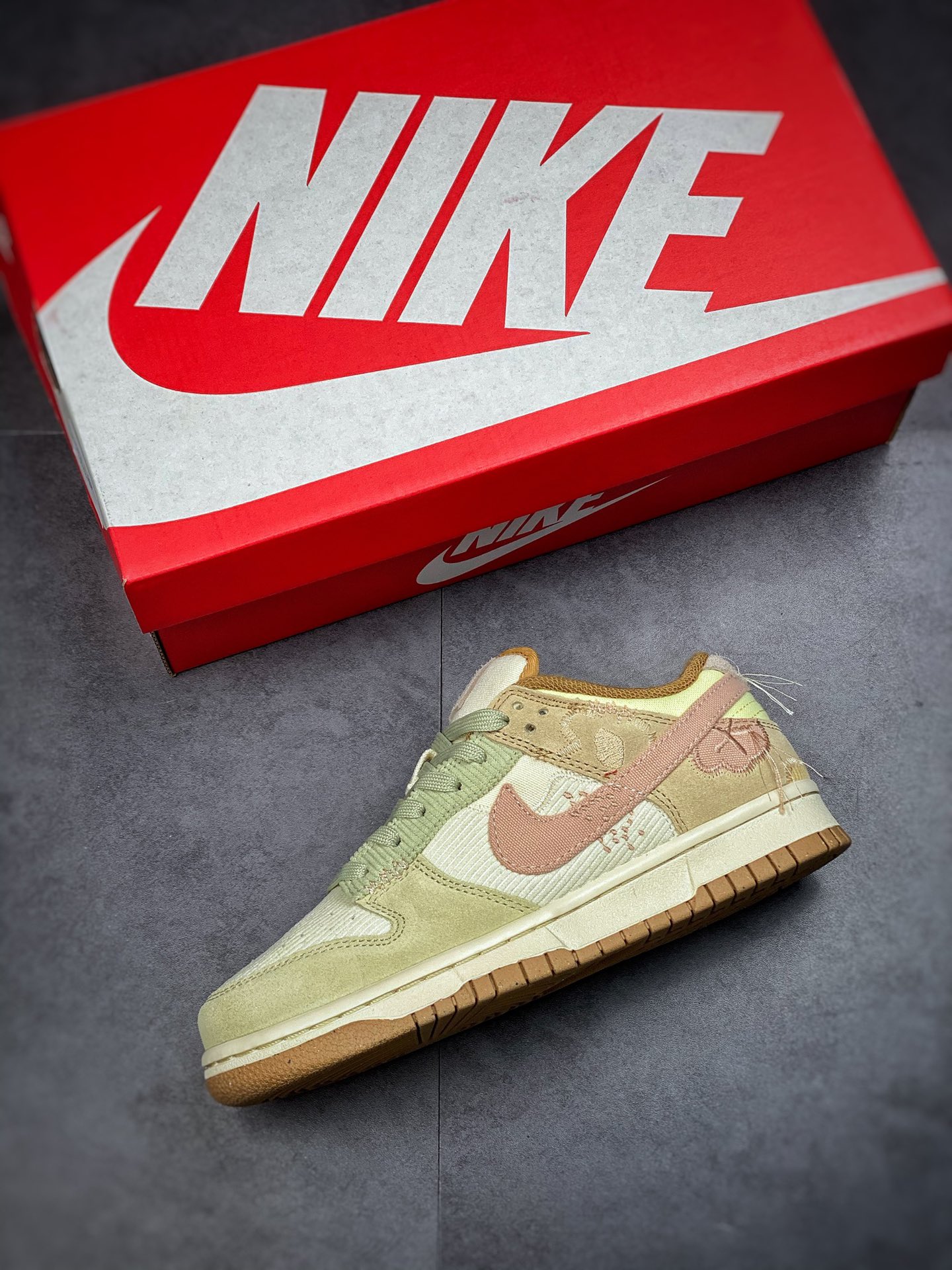 240 Nike Dunk Low 「Bright Side」 整双鞋在Dunk Low的基础上 DQ5076-121