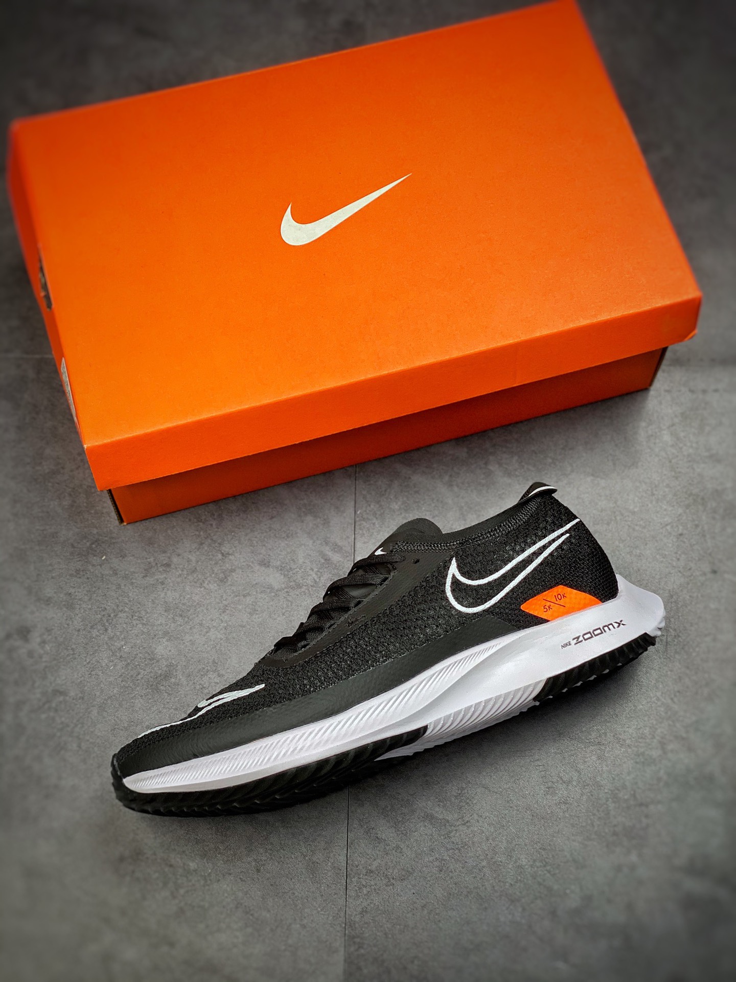 160 Nike ZoomX streakfly Proto 低帮跑鞋黑白 DJ6566-100