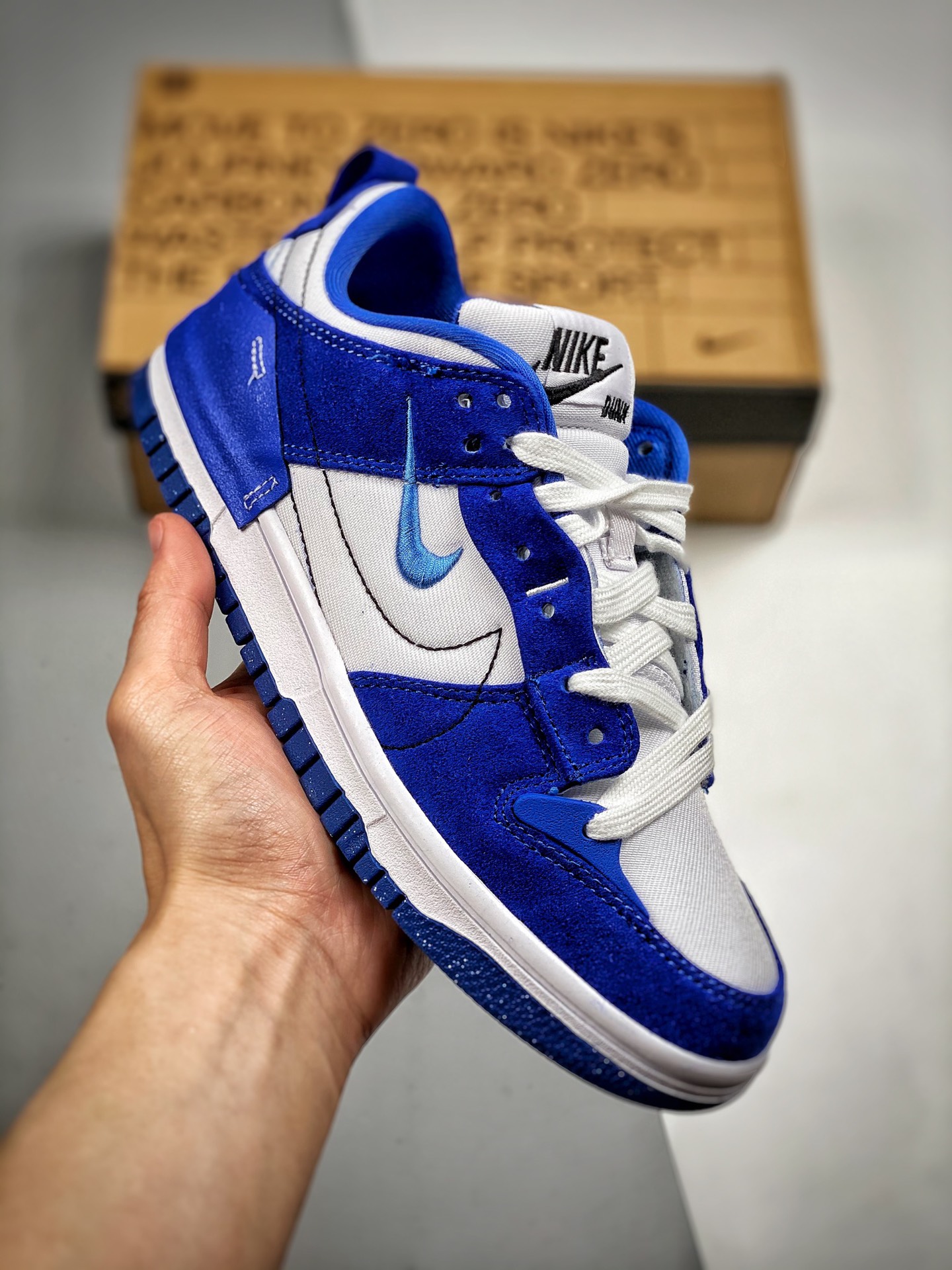 -2 Nike Dunk Low FT2 blanco y azul, las zapatillas nos aportan una nueva suela y dimensiones adicionales alrededor del …