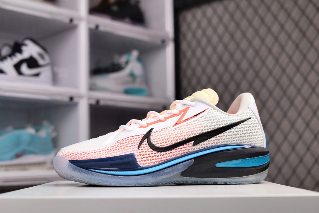 H0 公司级 Nike AIR ZOOM G.T. CUT EP LR篮球鞋 Nike Air Zoom GT系列一切的设计都是为了性能服务，球场才是它的最好归宿。“GT”是“Greater Than”的缩写，此次的命名或许也解释了我们小标题的疑问——超越Hyperdunk系列，成为新的实战之王×996FM